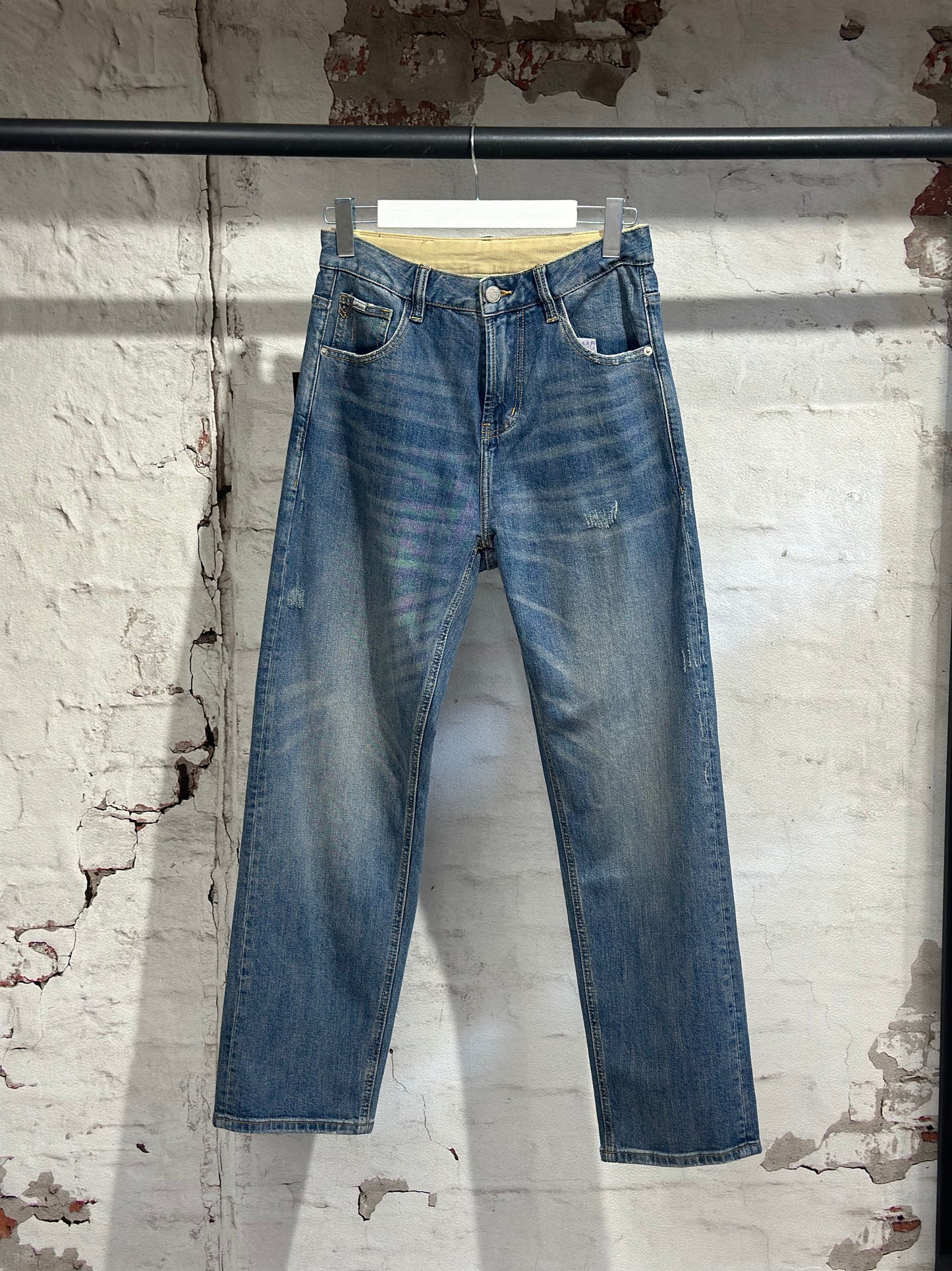 Мъжки дънки - прав модел