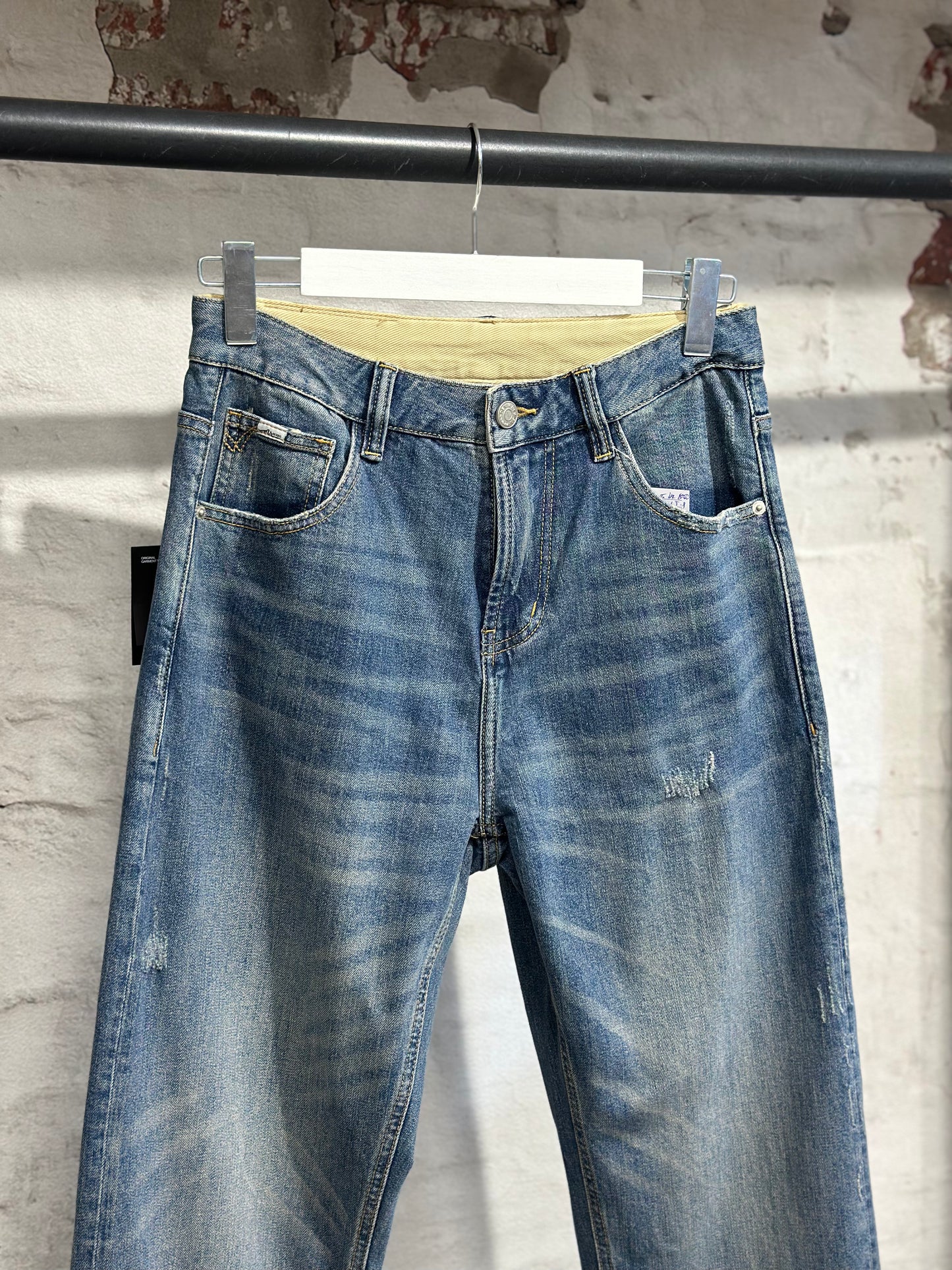 Мъжки дънки - прав модел