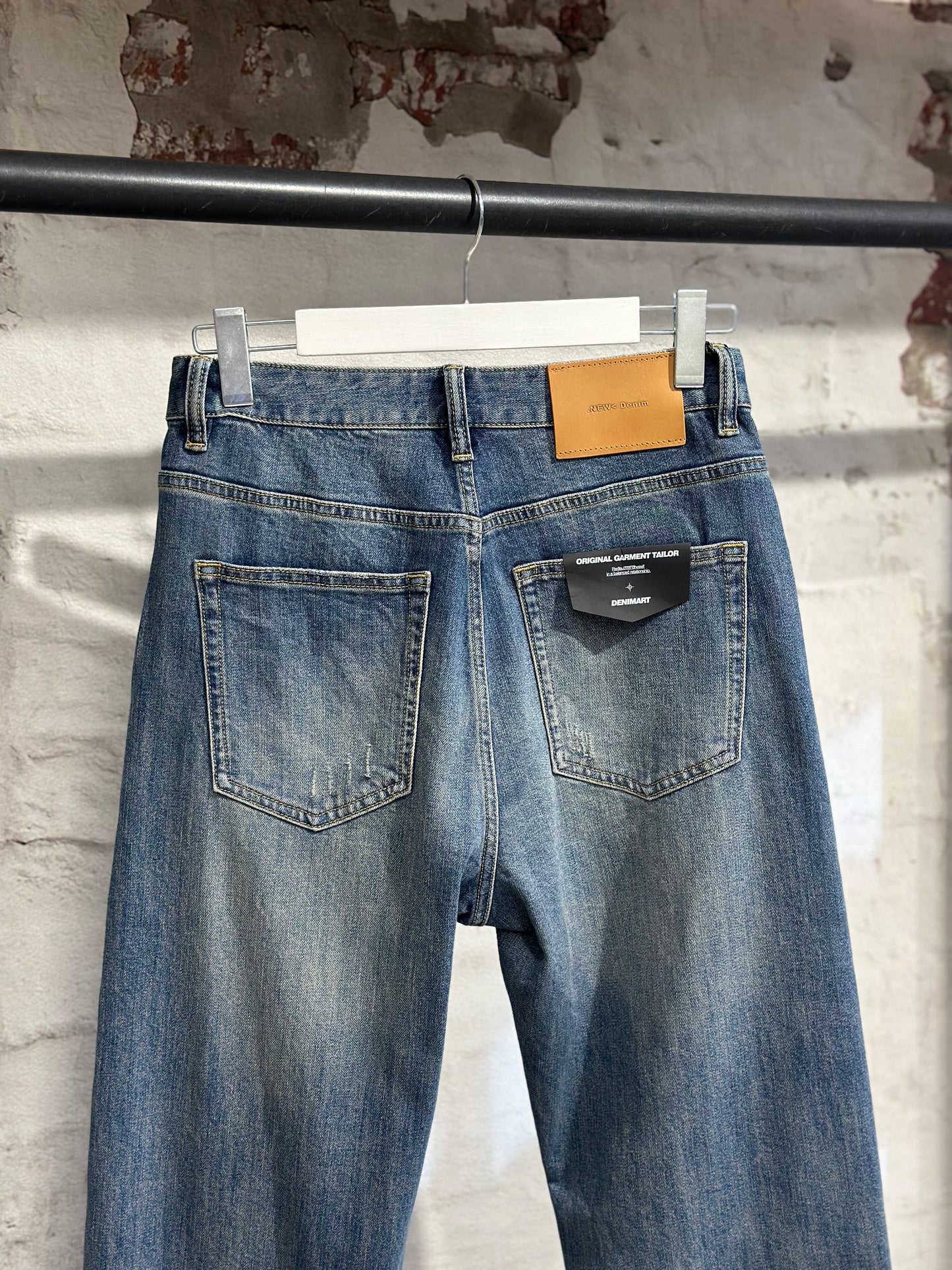 Мъжки дънки - прав модел