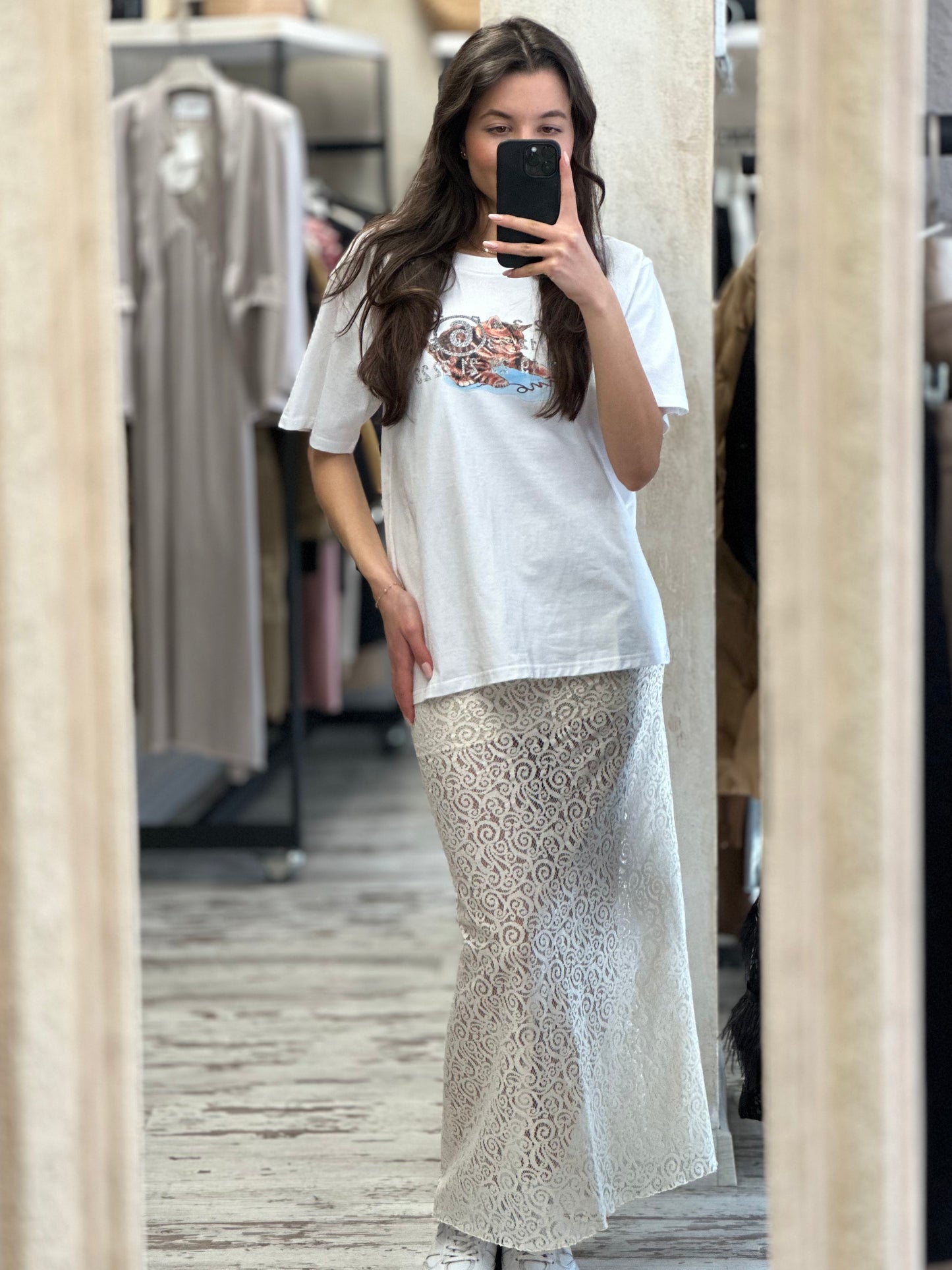 Дантелена ефирна пола