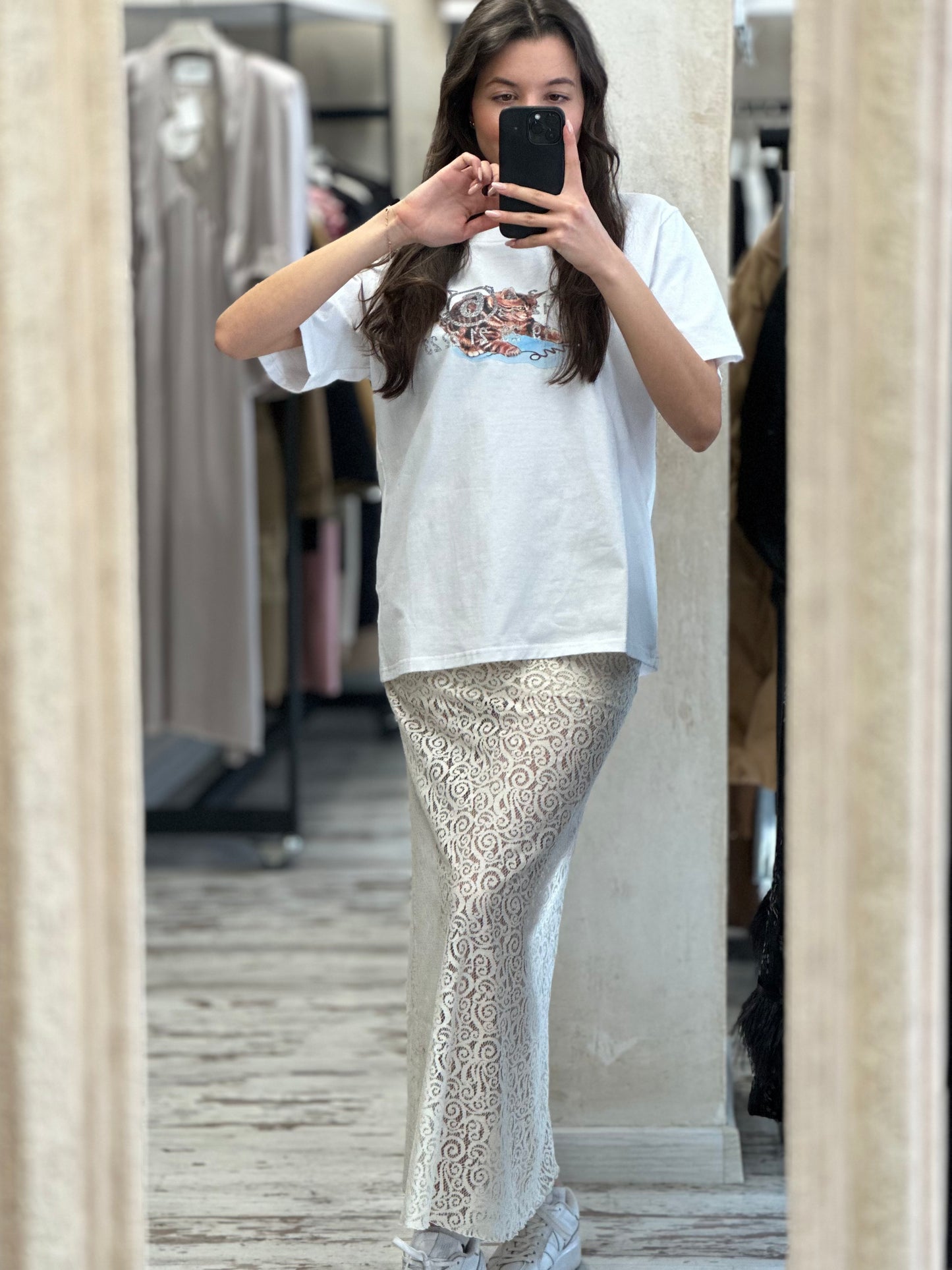 Дантелена ефирна пола