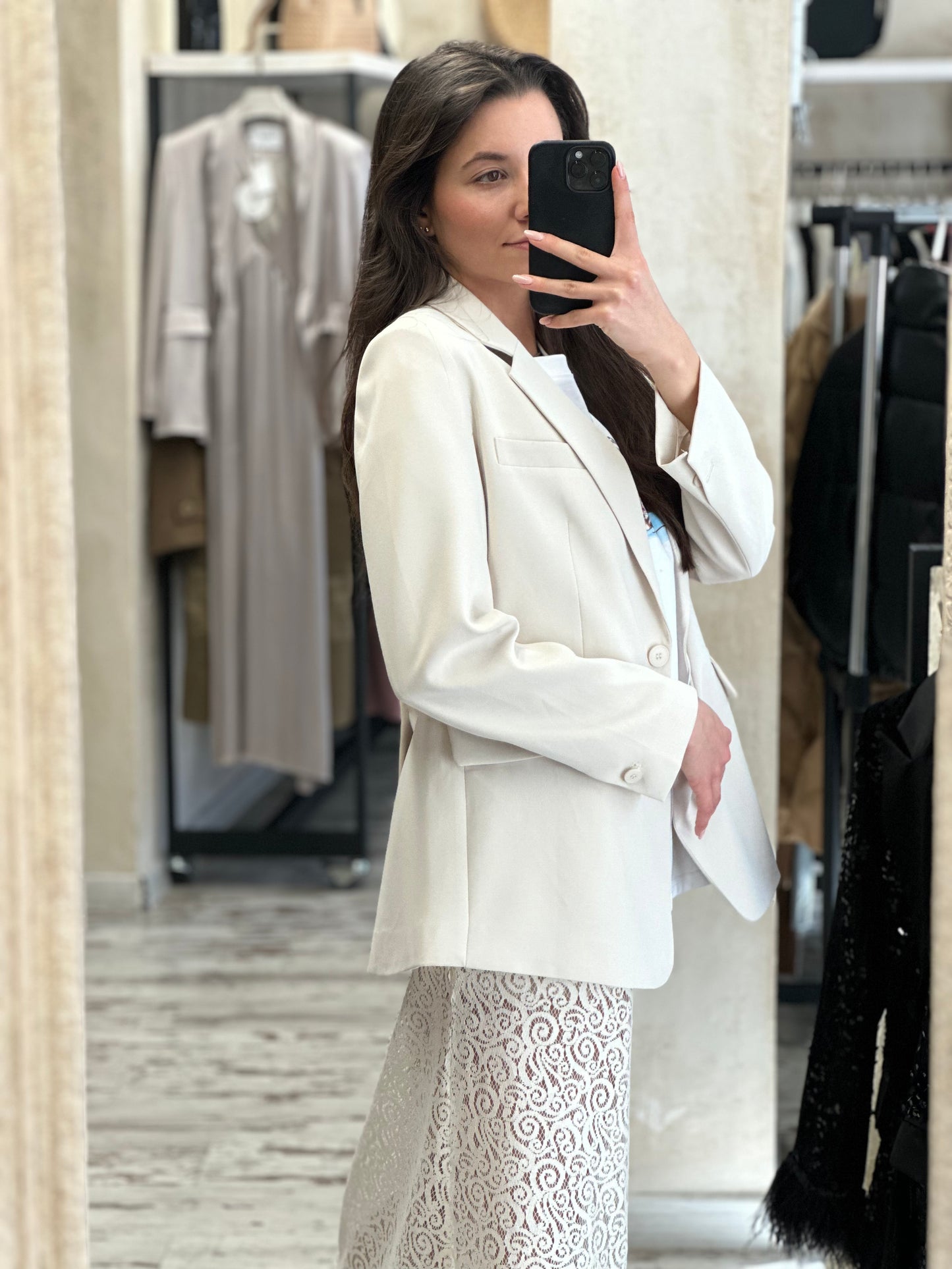 Дантелена ефирна пола