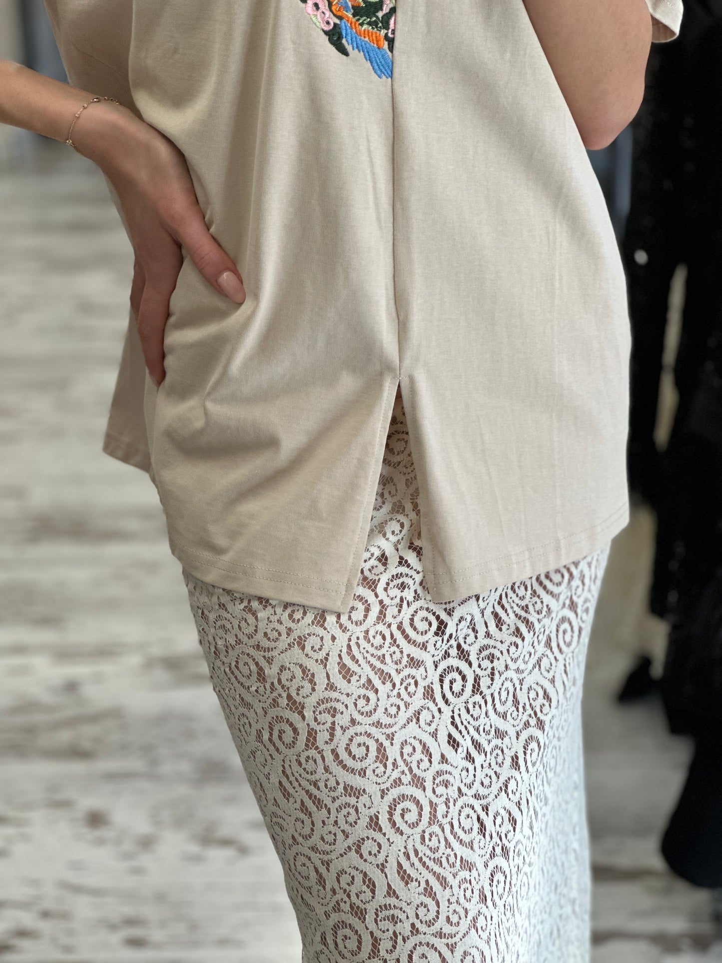 Дантелена ефирна пола