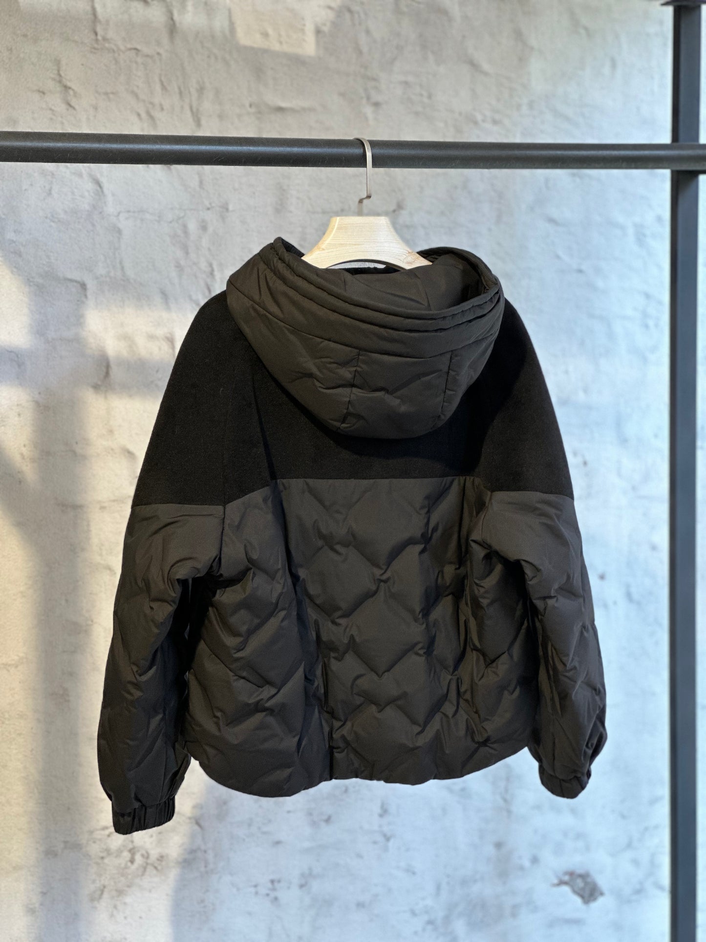 Дамско късо палто-черно