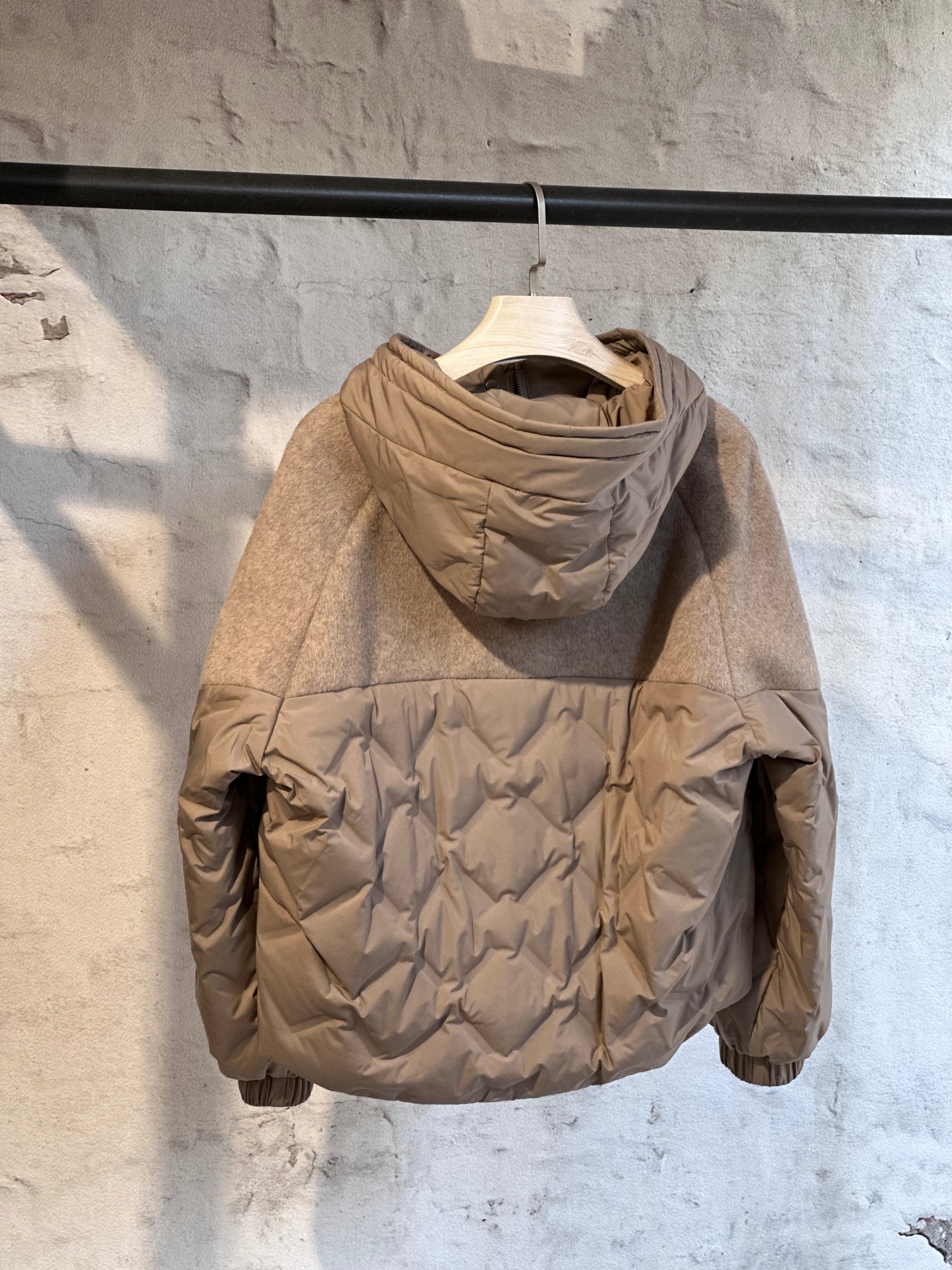 Дамско късо палто-бежово