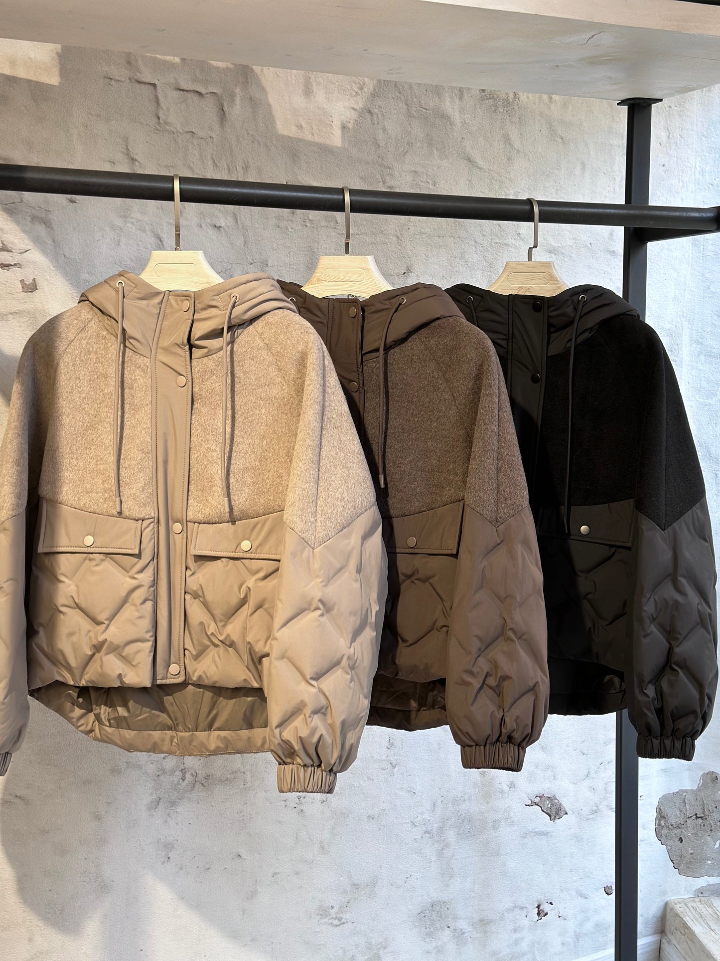 Дамско късо палто-черно