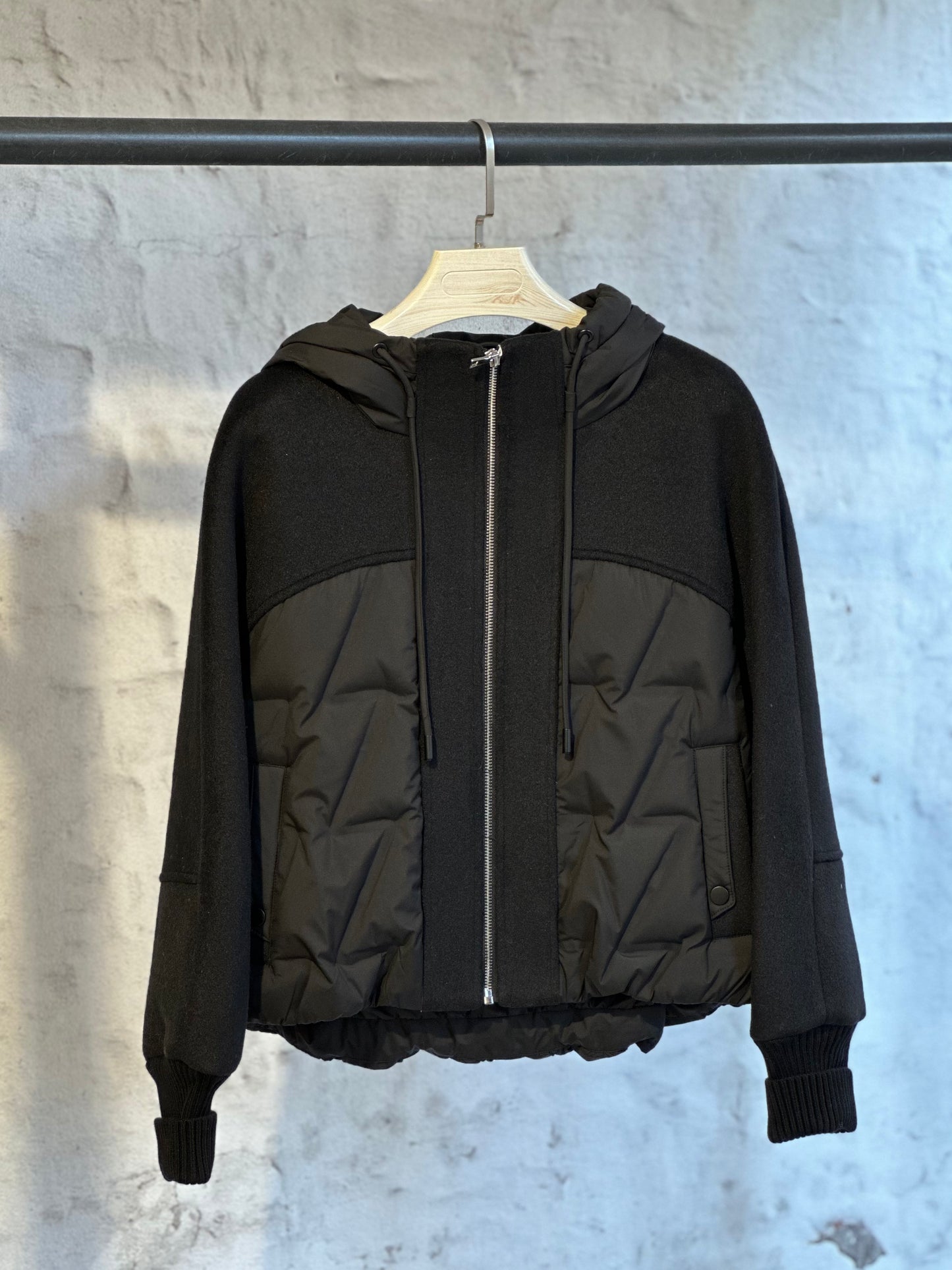 Дамско късо палто с цип-кафяво