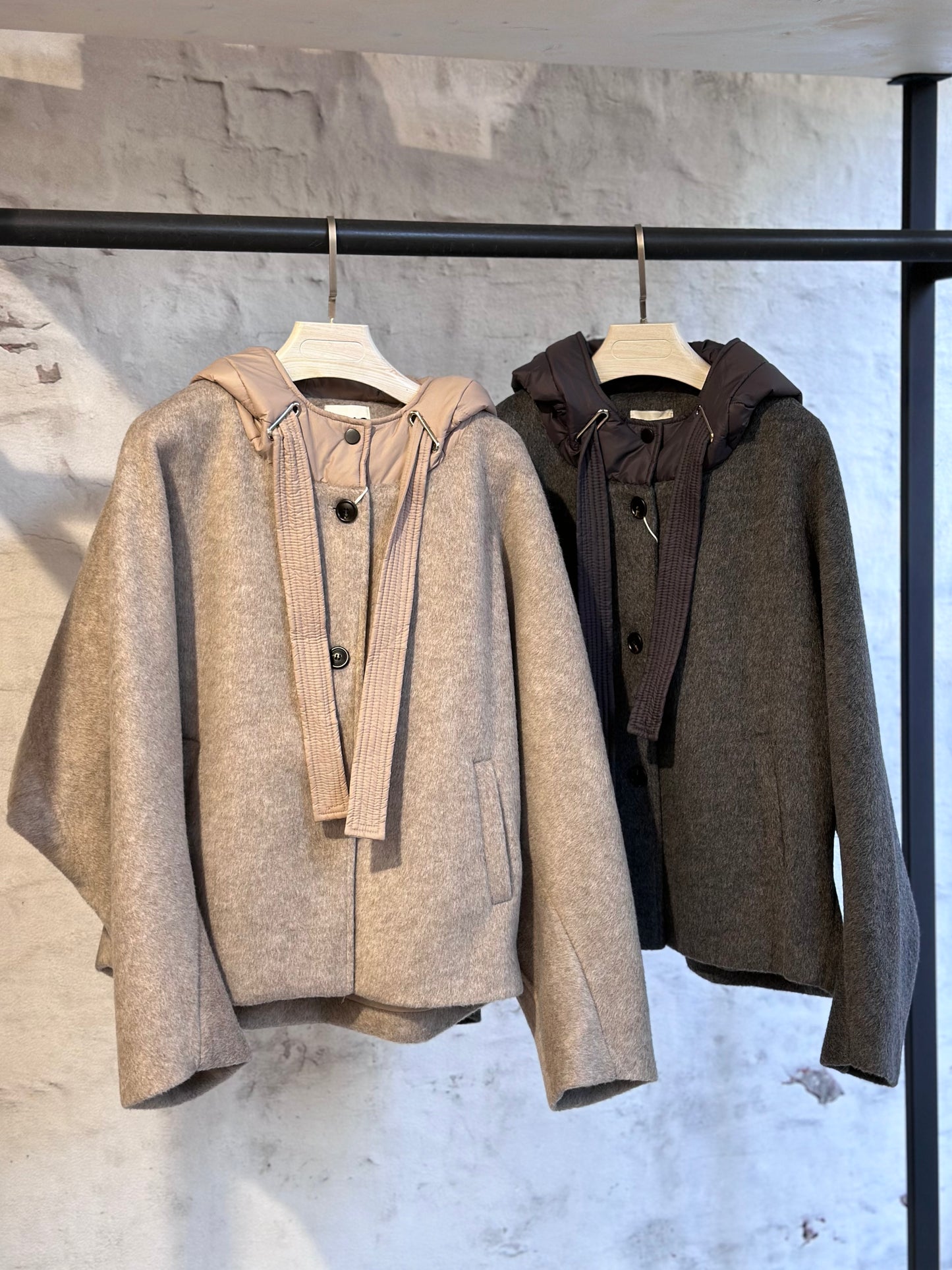 Дамско късо палто-сиво