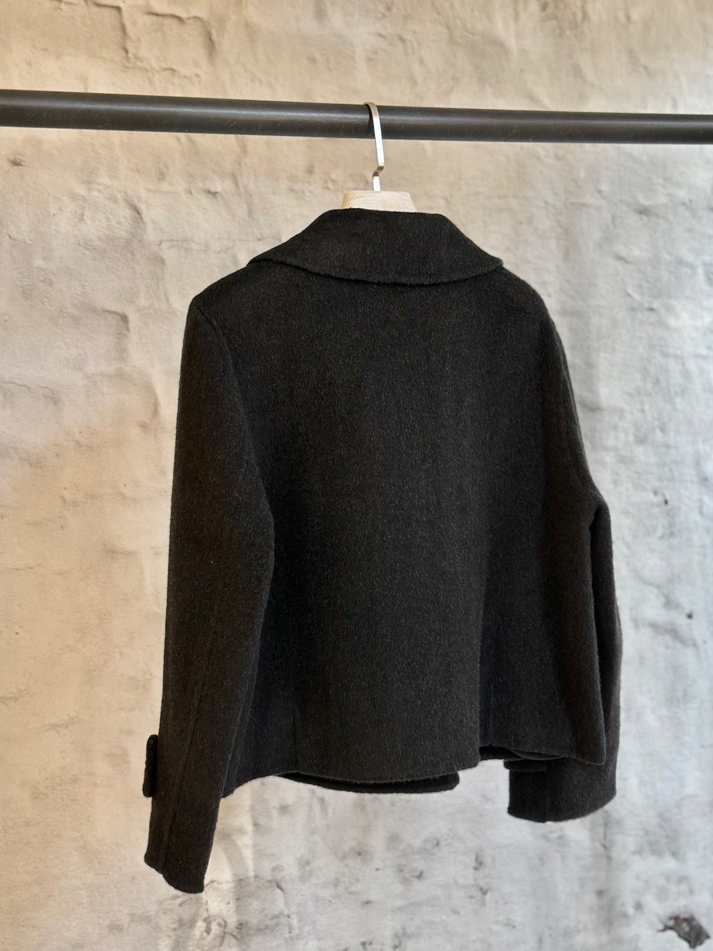 Дамско вълнено късо палто-черно