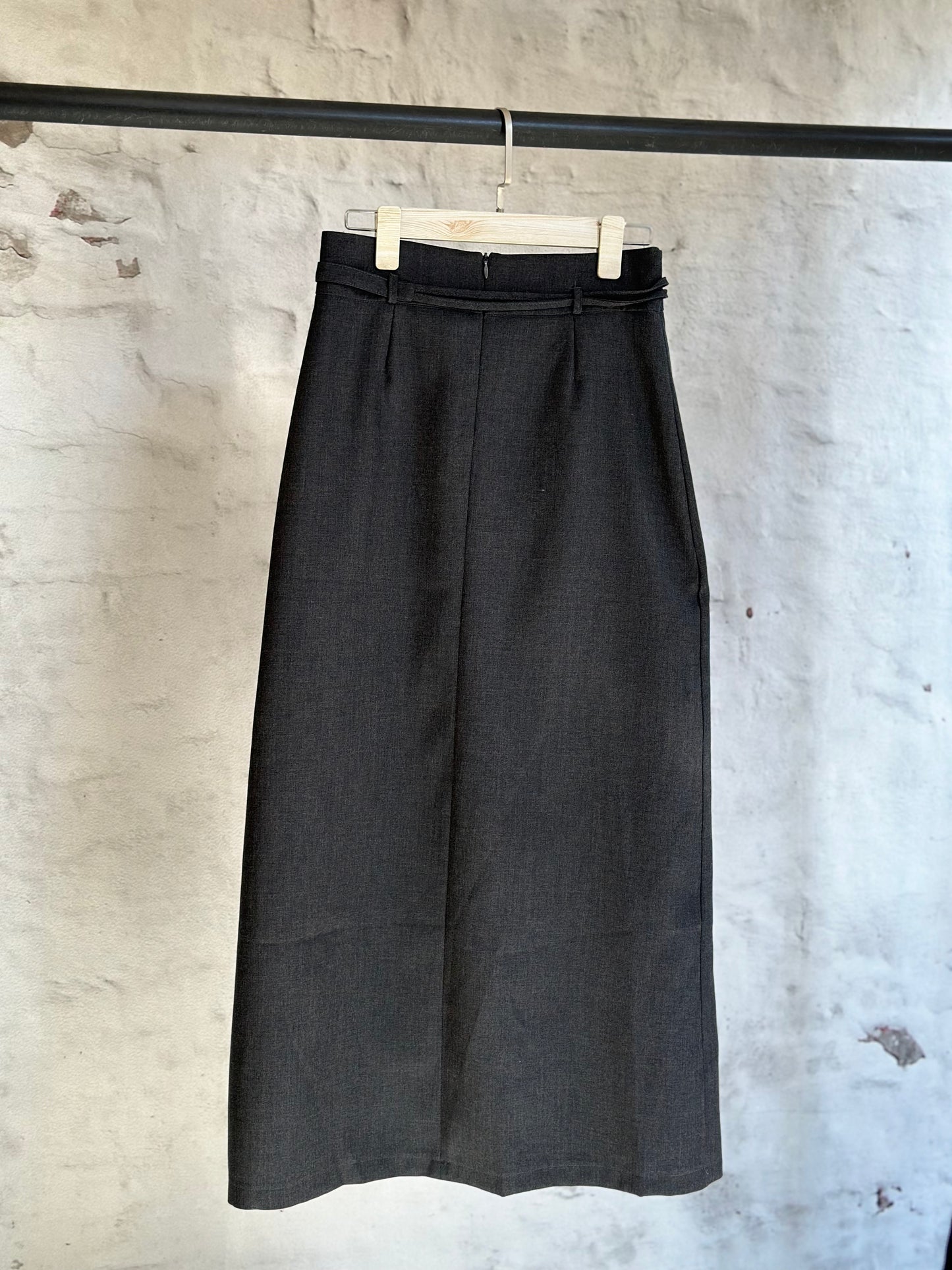 Дамска пола-графит