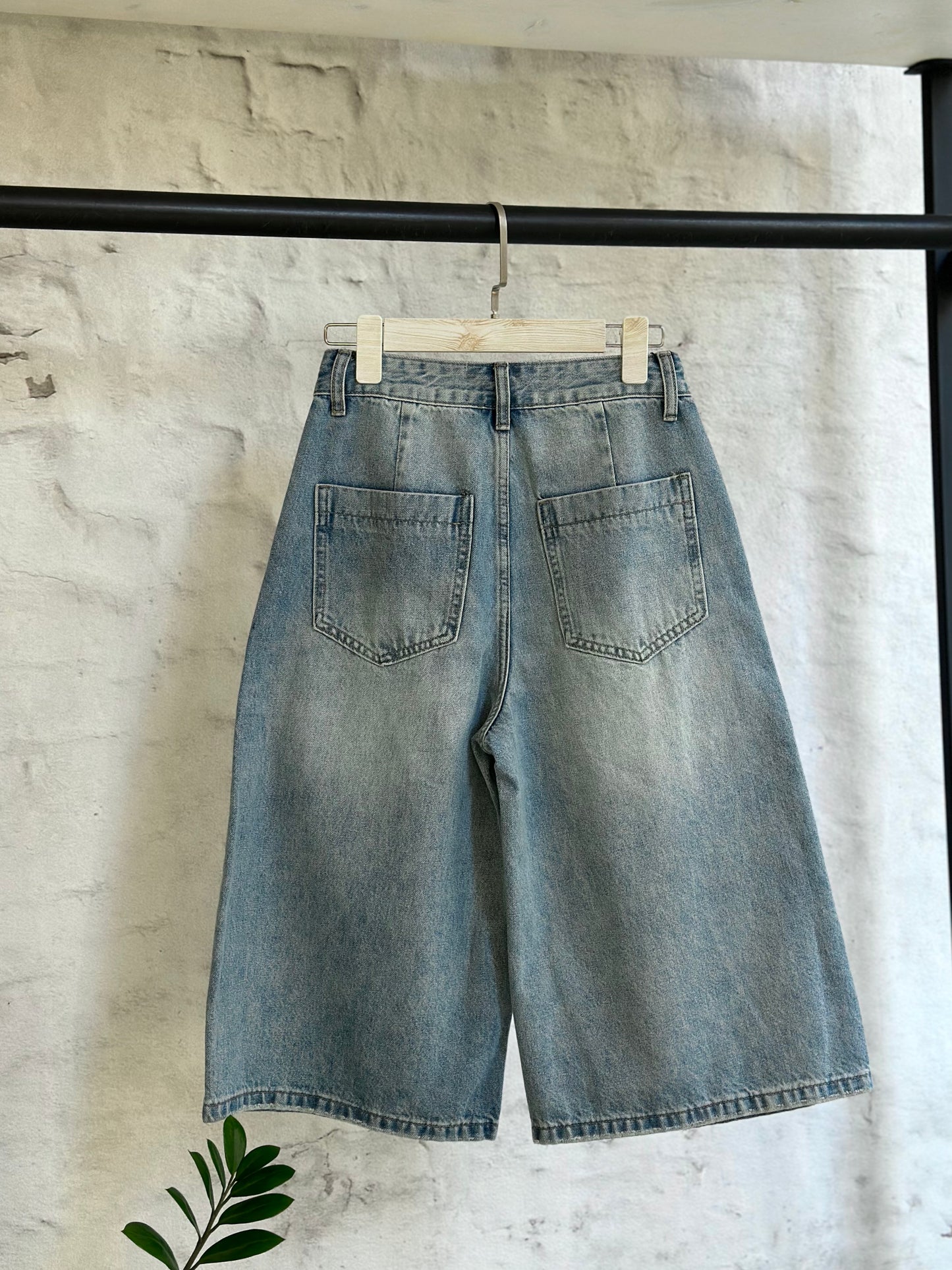 Дамски дънки до коляно