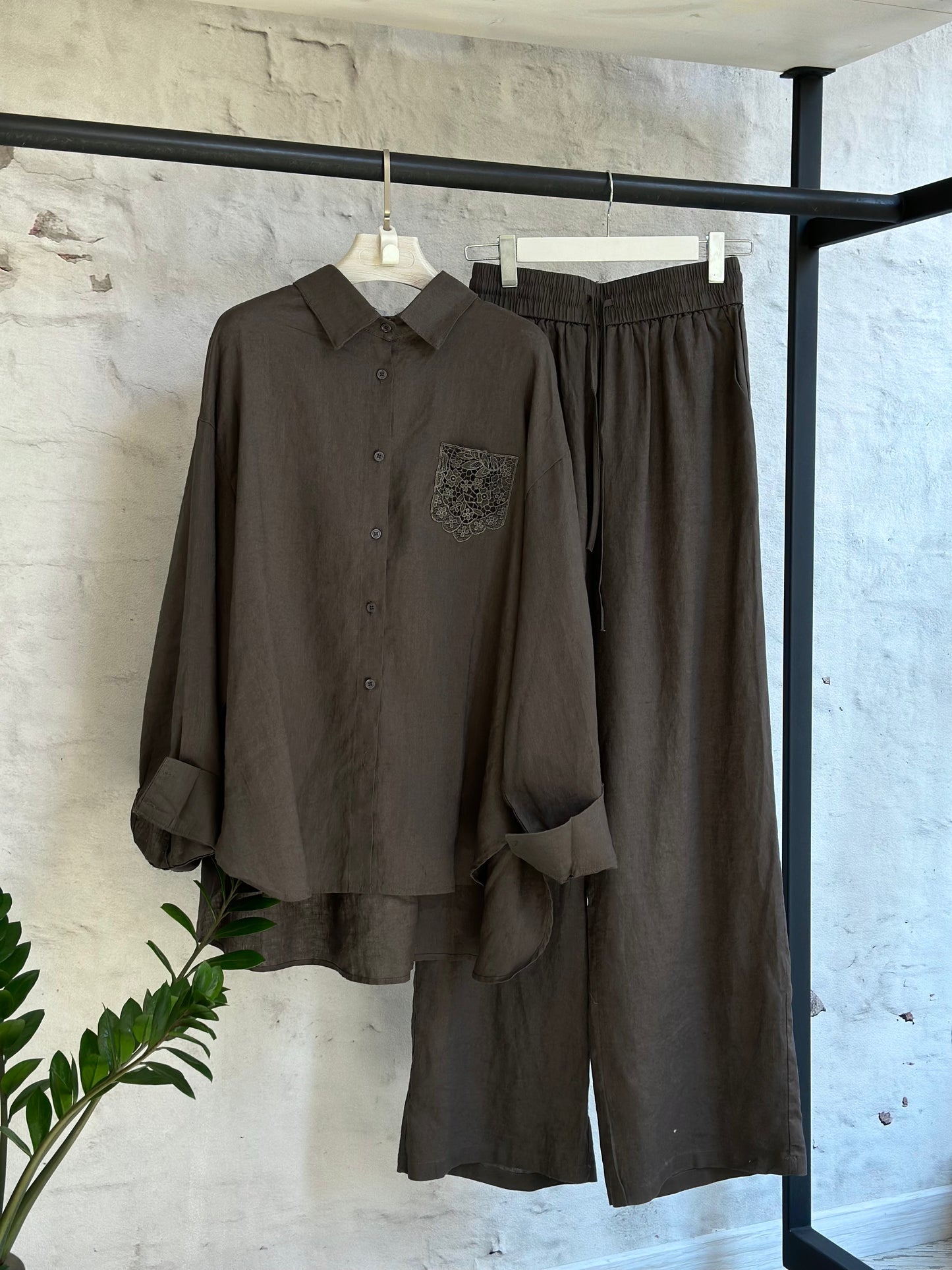 Дамски ленен комплект