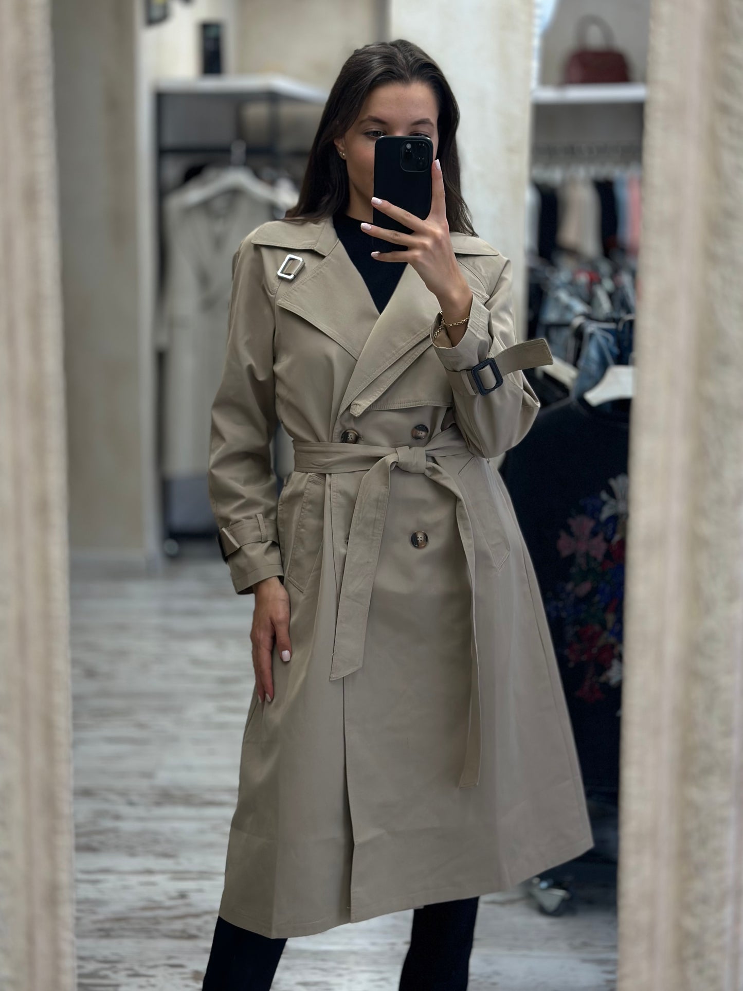 Дълъг шлифер с колан-бежов