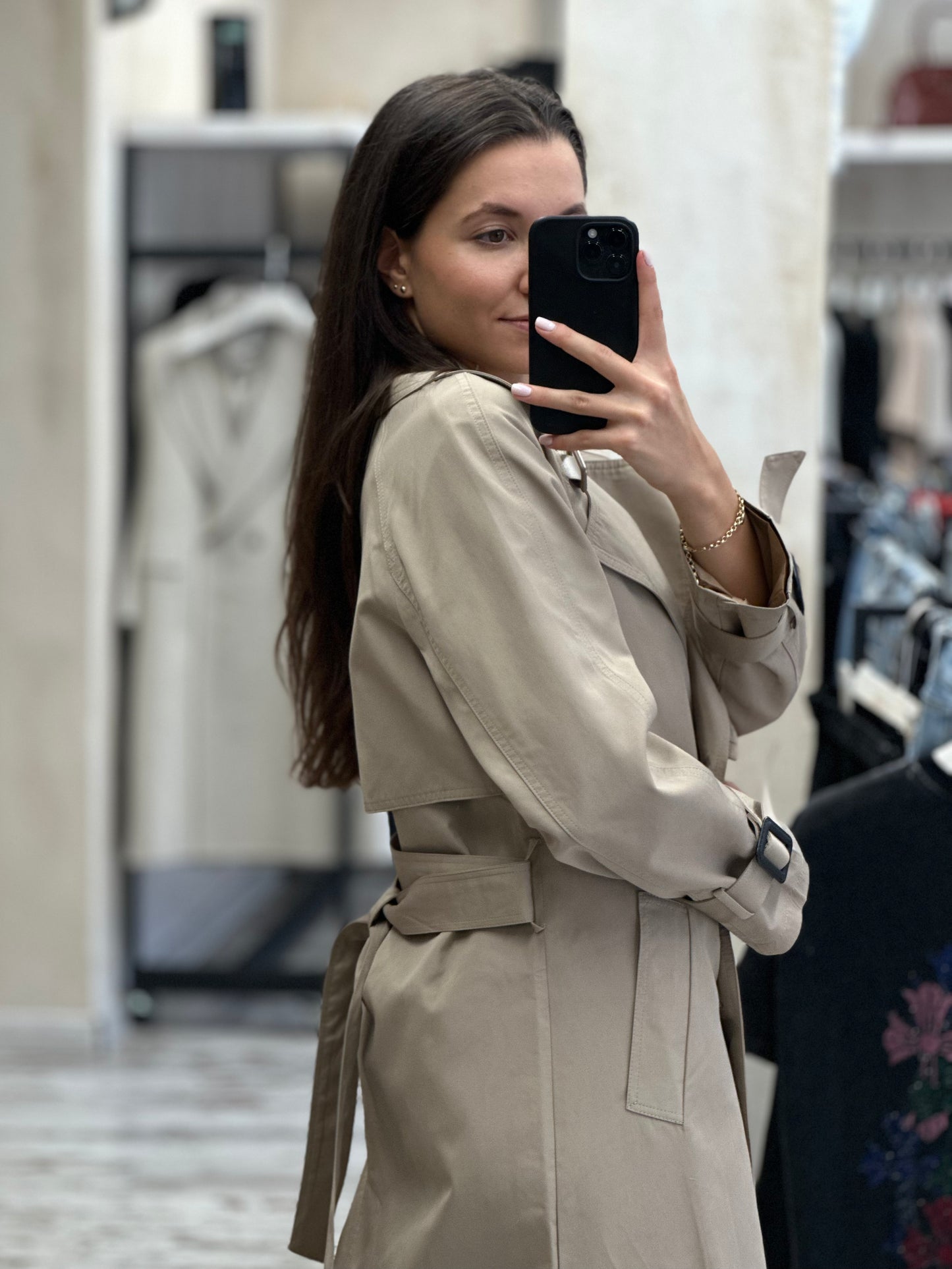 Дълъг шлифер с колан-бежов