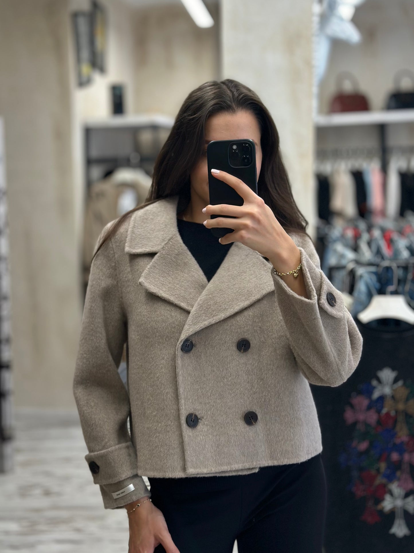 Дамско вълнено късо палто-бежово