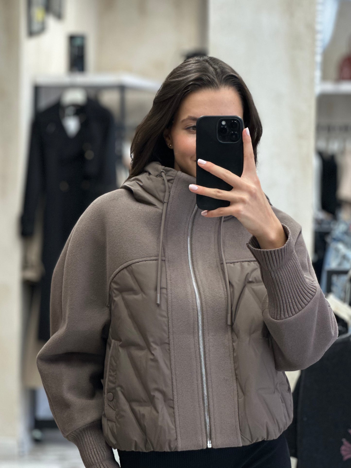 Дамско късо палто с цип-кафяво