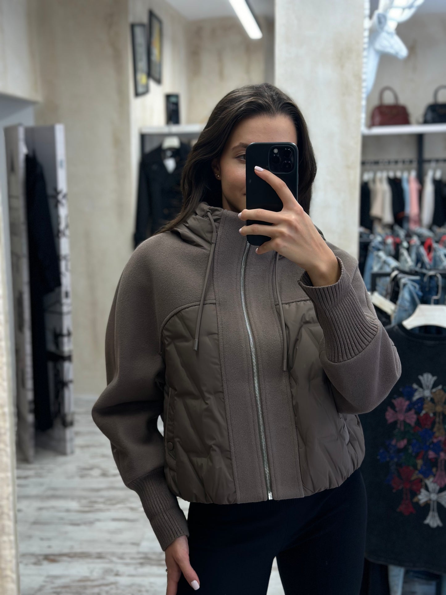 Дамско късо палто с цип-кафяво