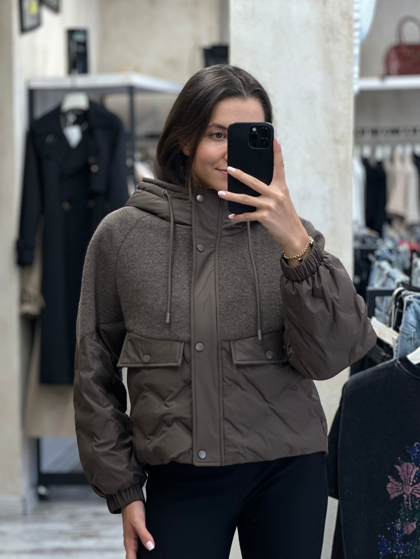 Дамско късо палто-кафяво