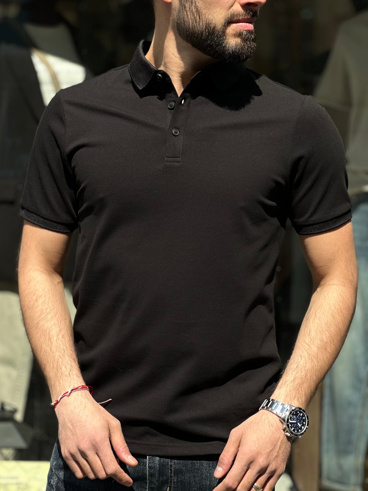 Мъжка черна тениска с якичка