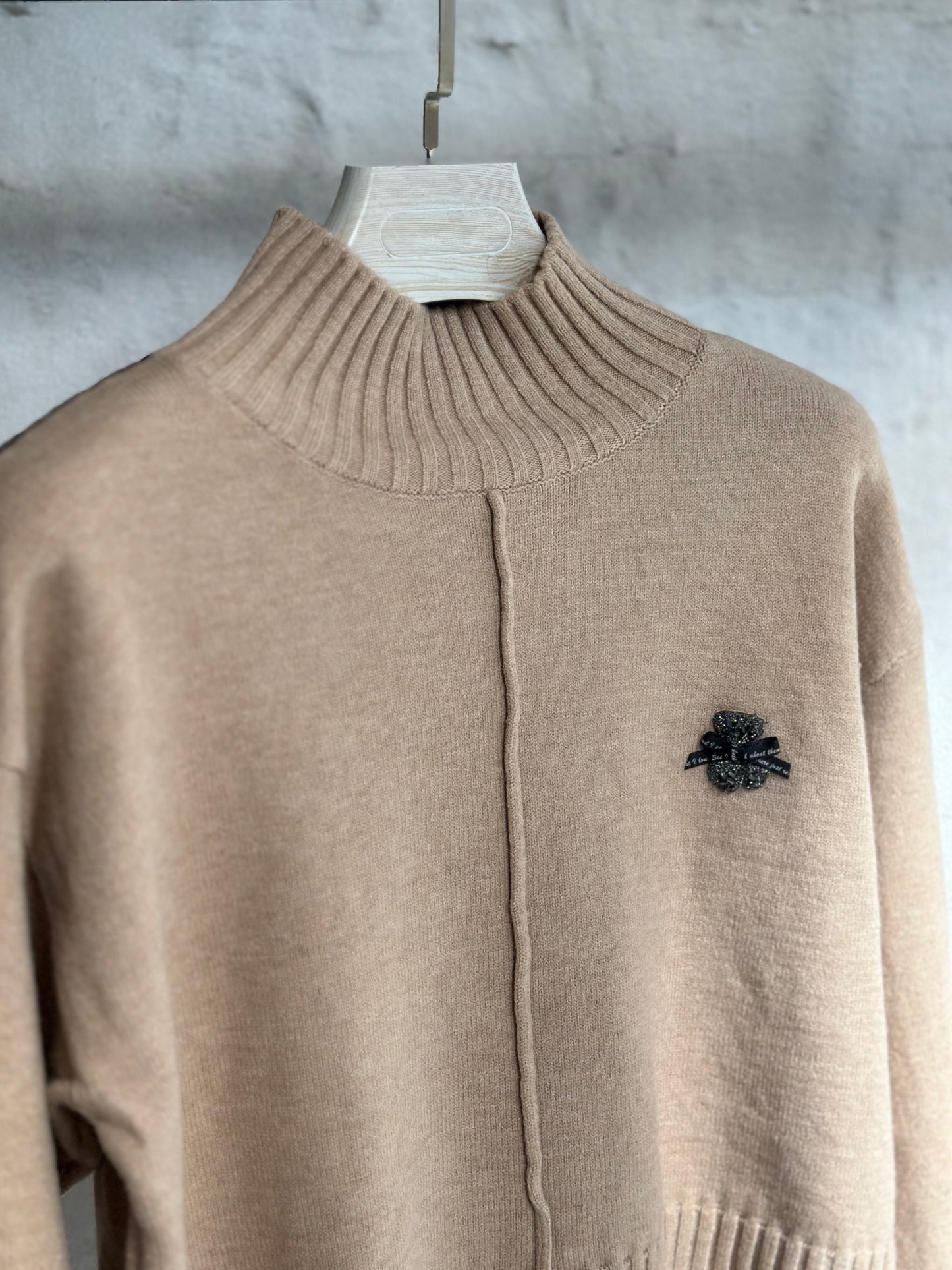 Дамско полуполо с мече- бежов