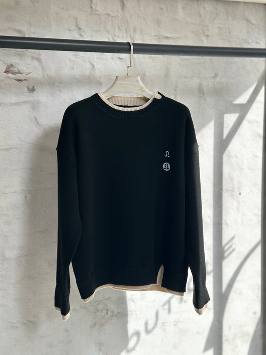 Дамски пуловер Омега- черен