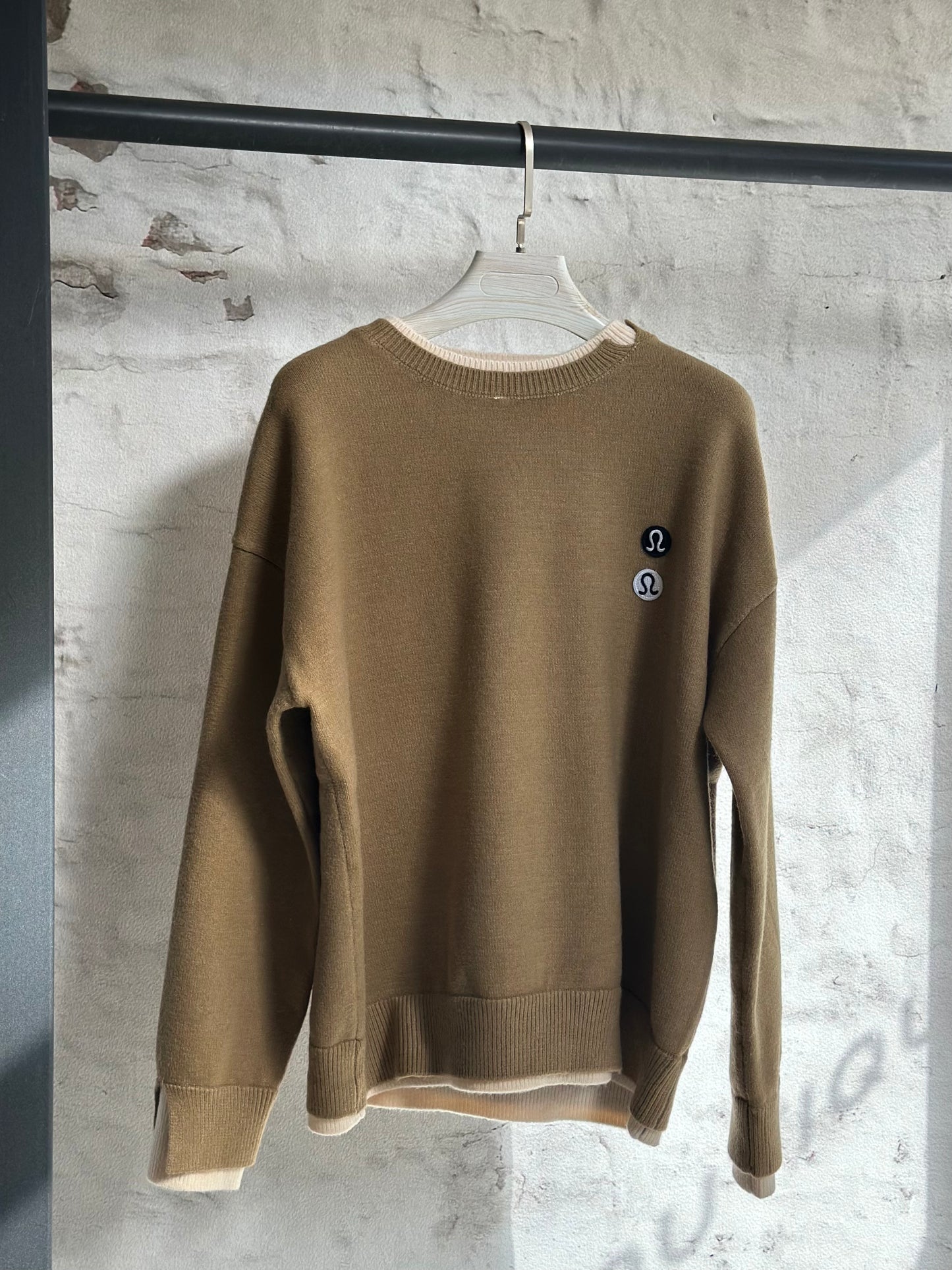 Дамски пуловер Омега- кафяв