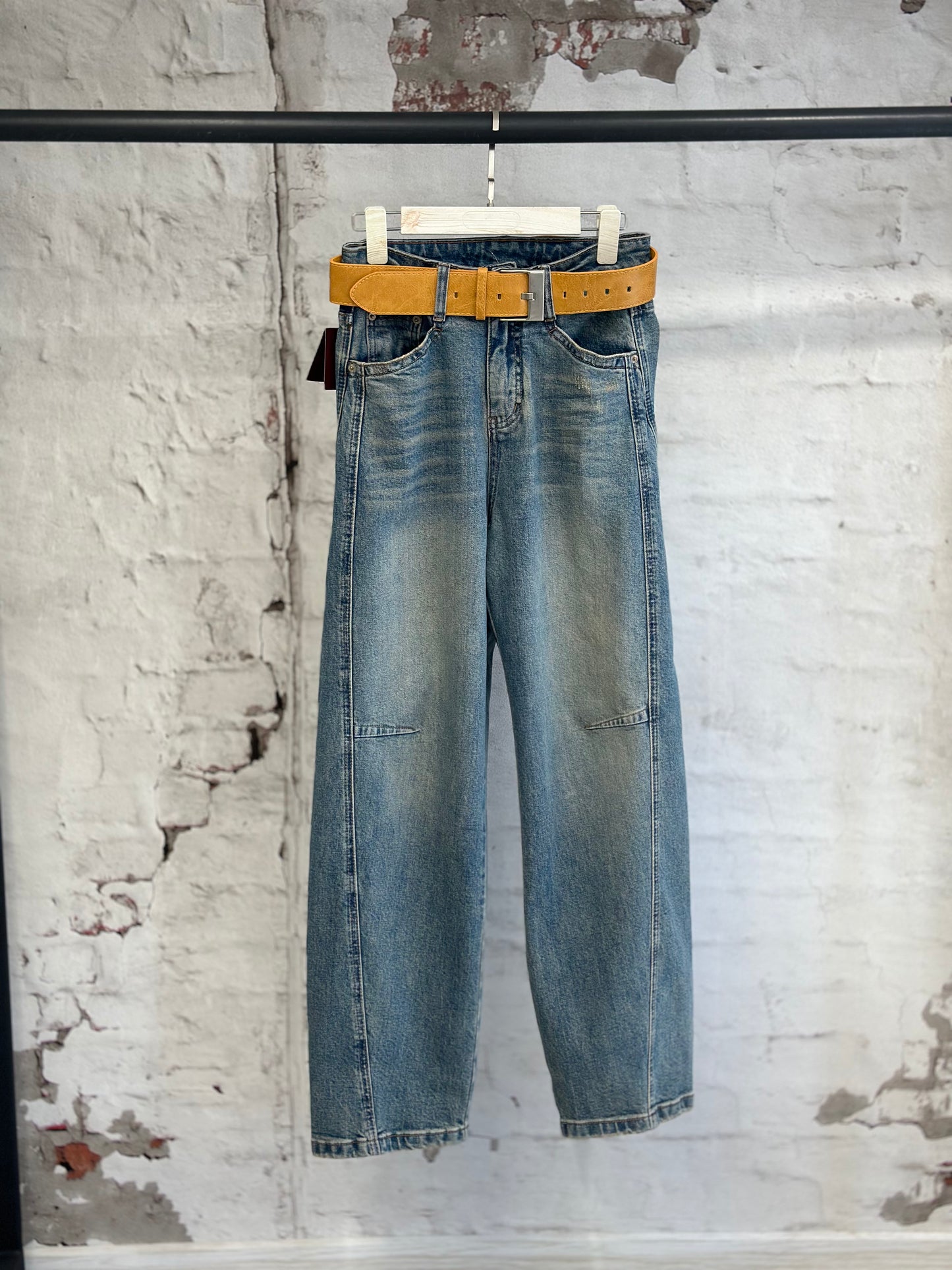 Дамски дънки с колан