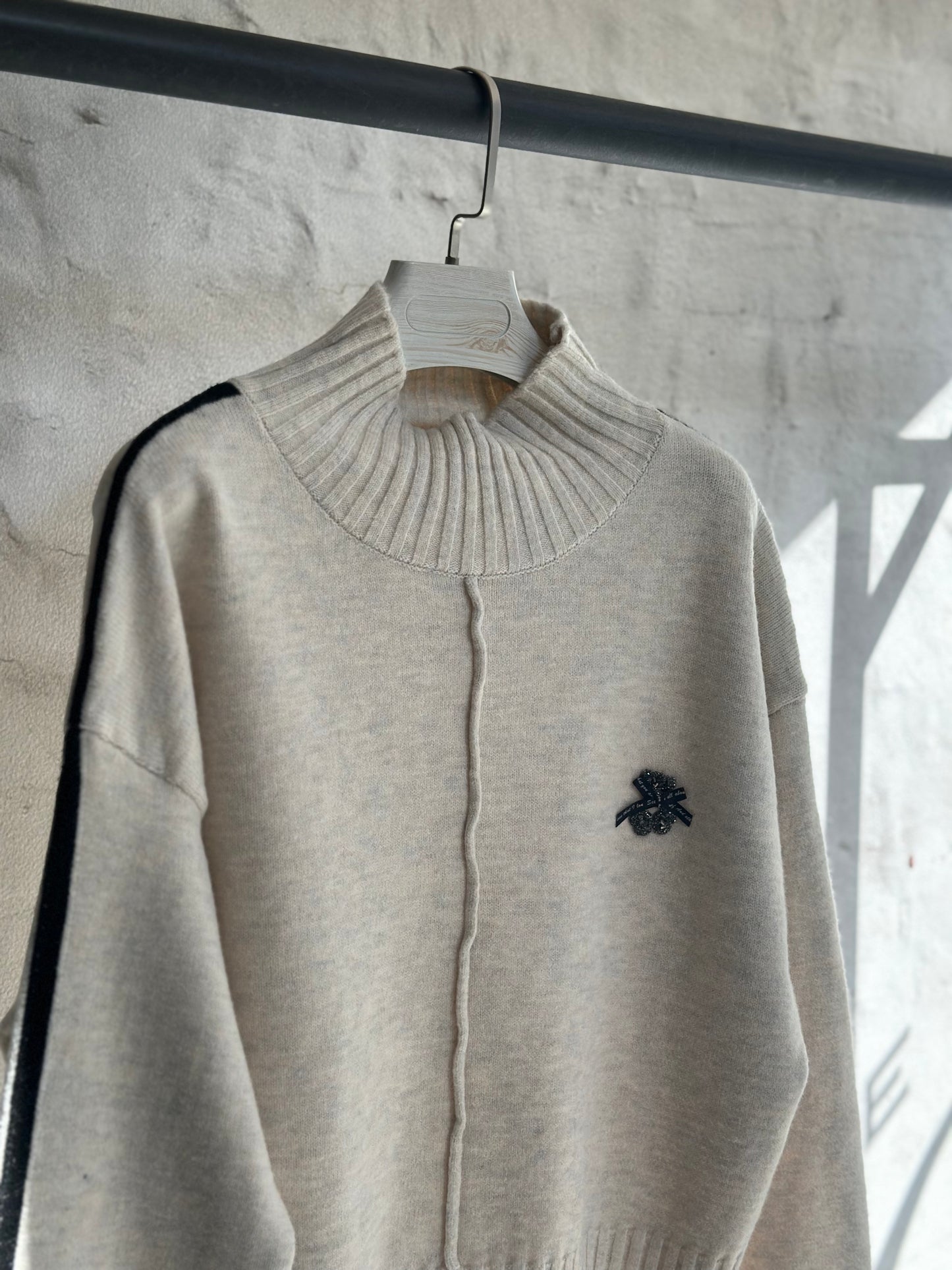 Дамско полуполо с мече- крема