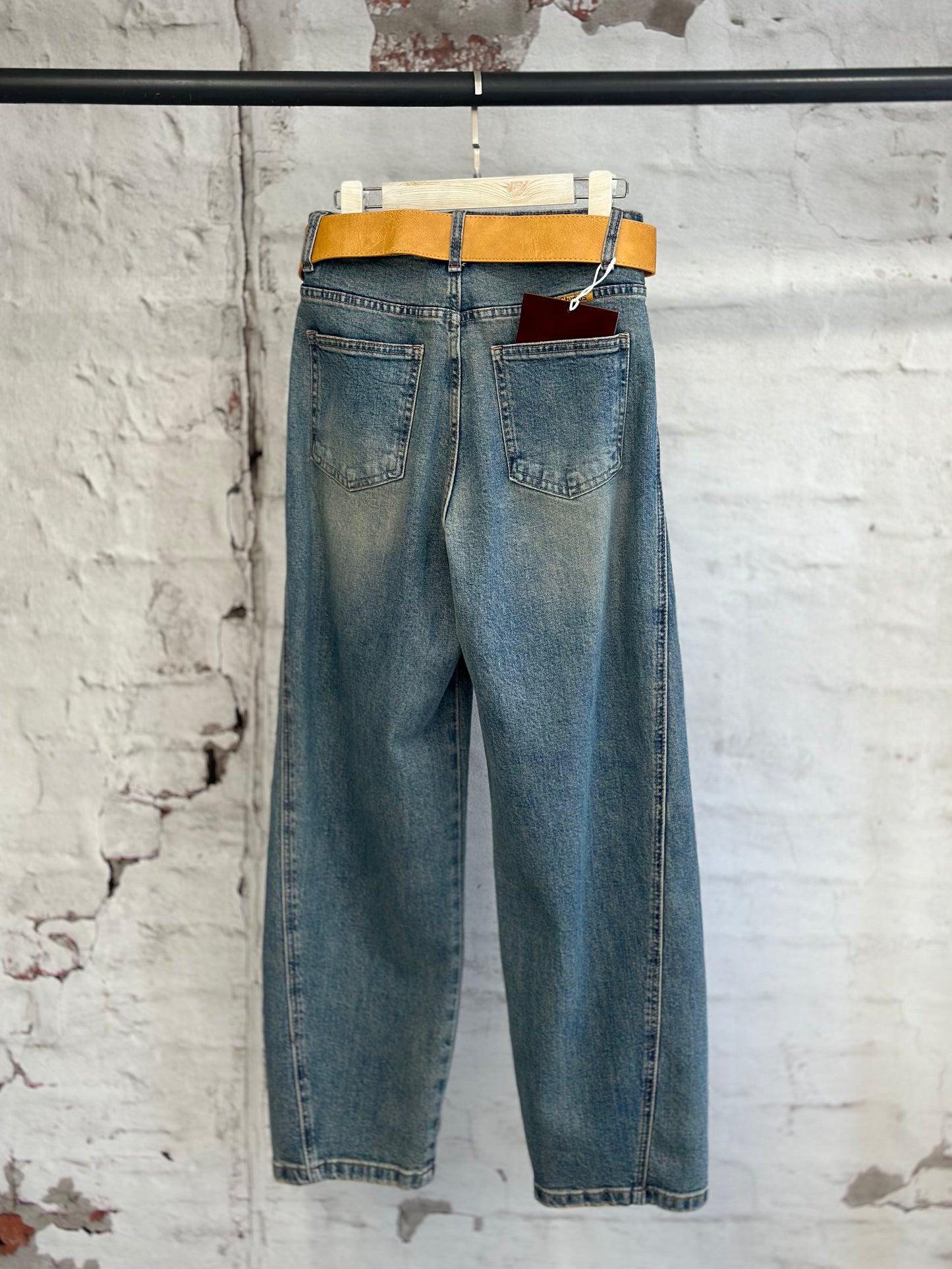 Дамски дънки с колан