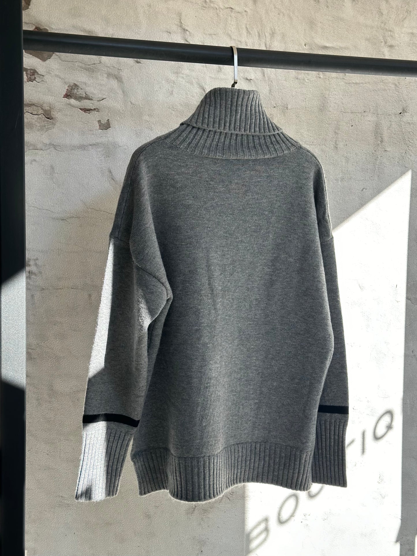 Дамски пуловер поло-сив