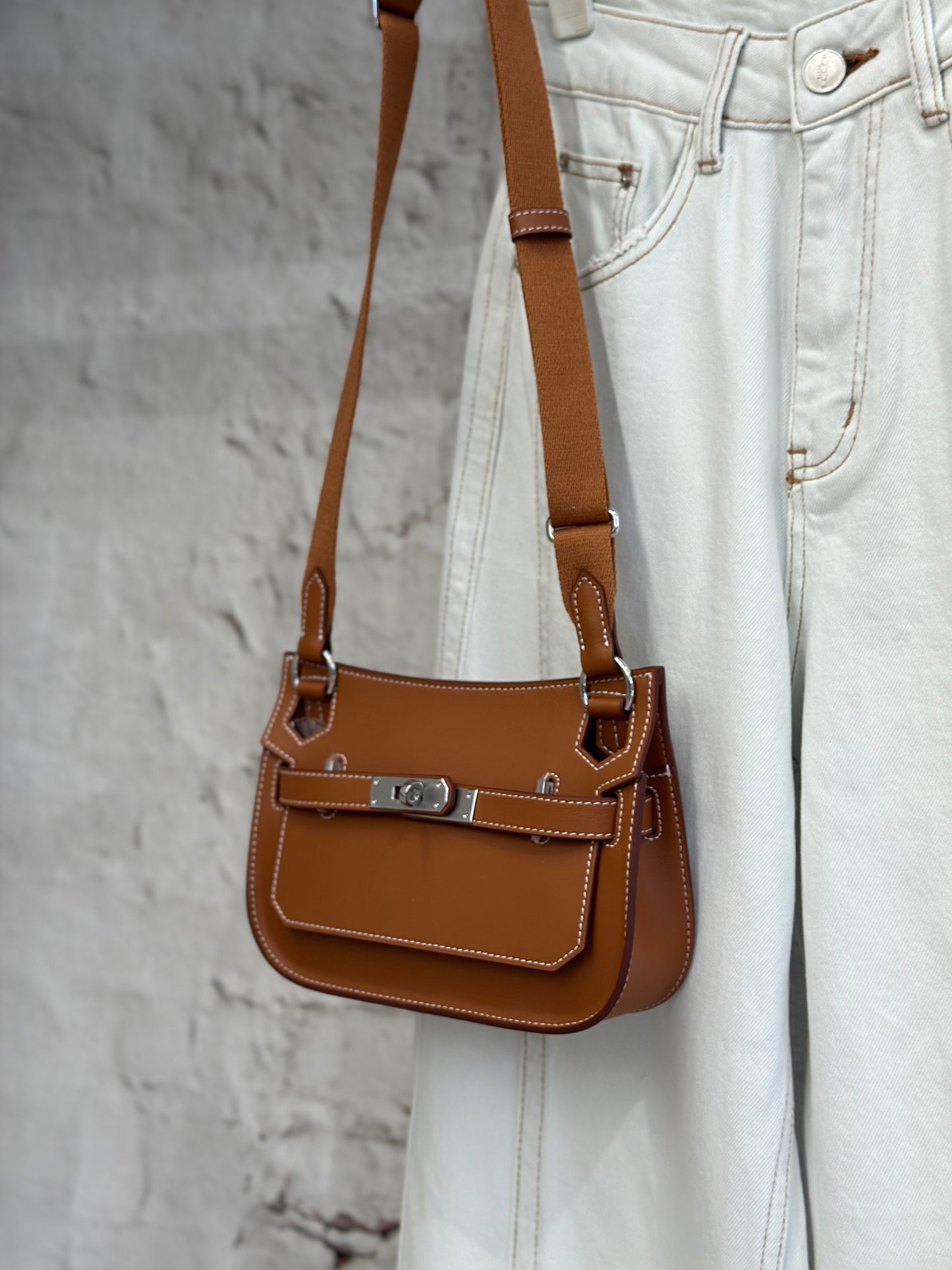 Дамска чанта от естествена кожа - кафява