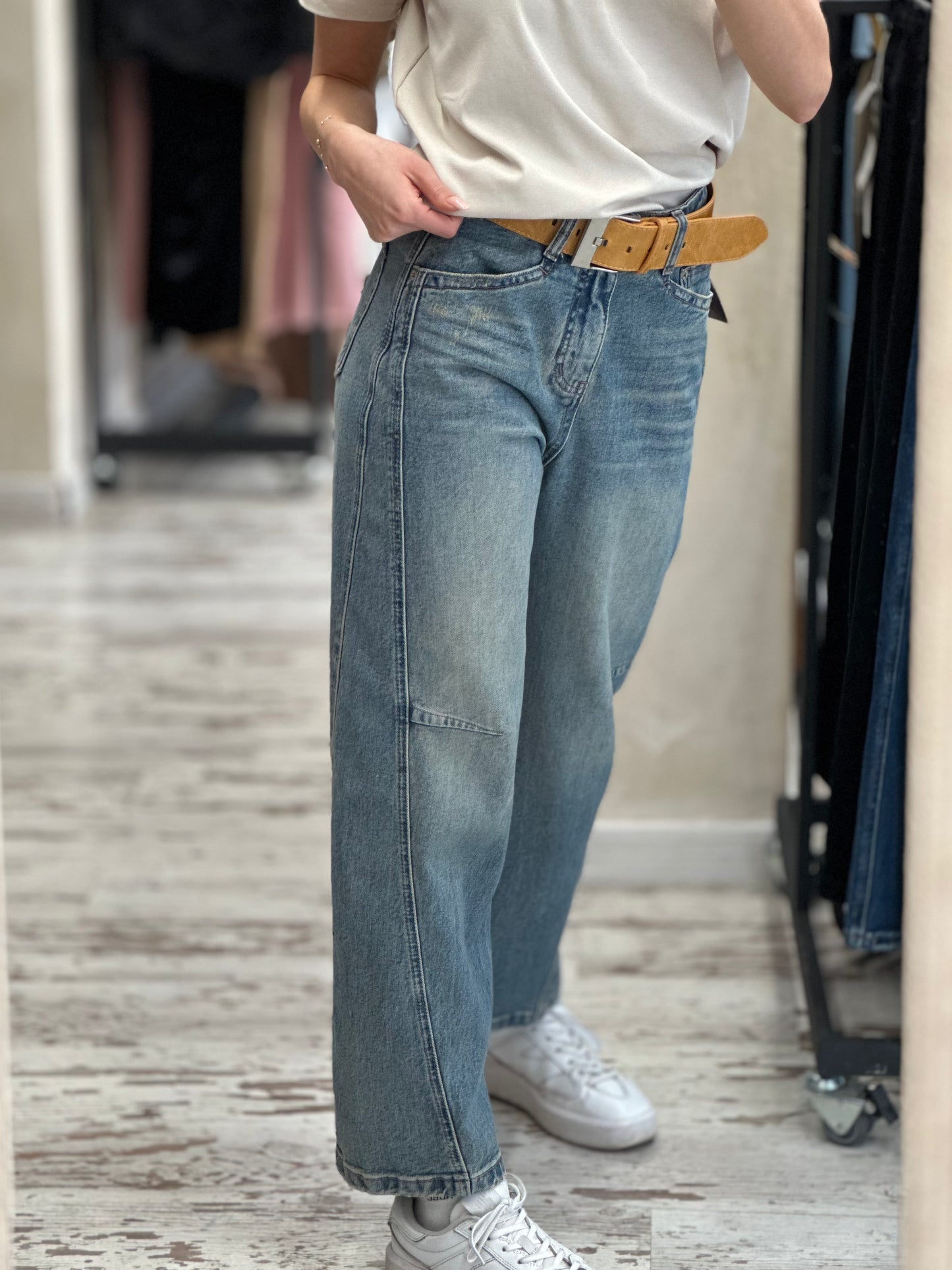 Дамски дънки с колан