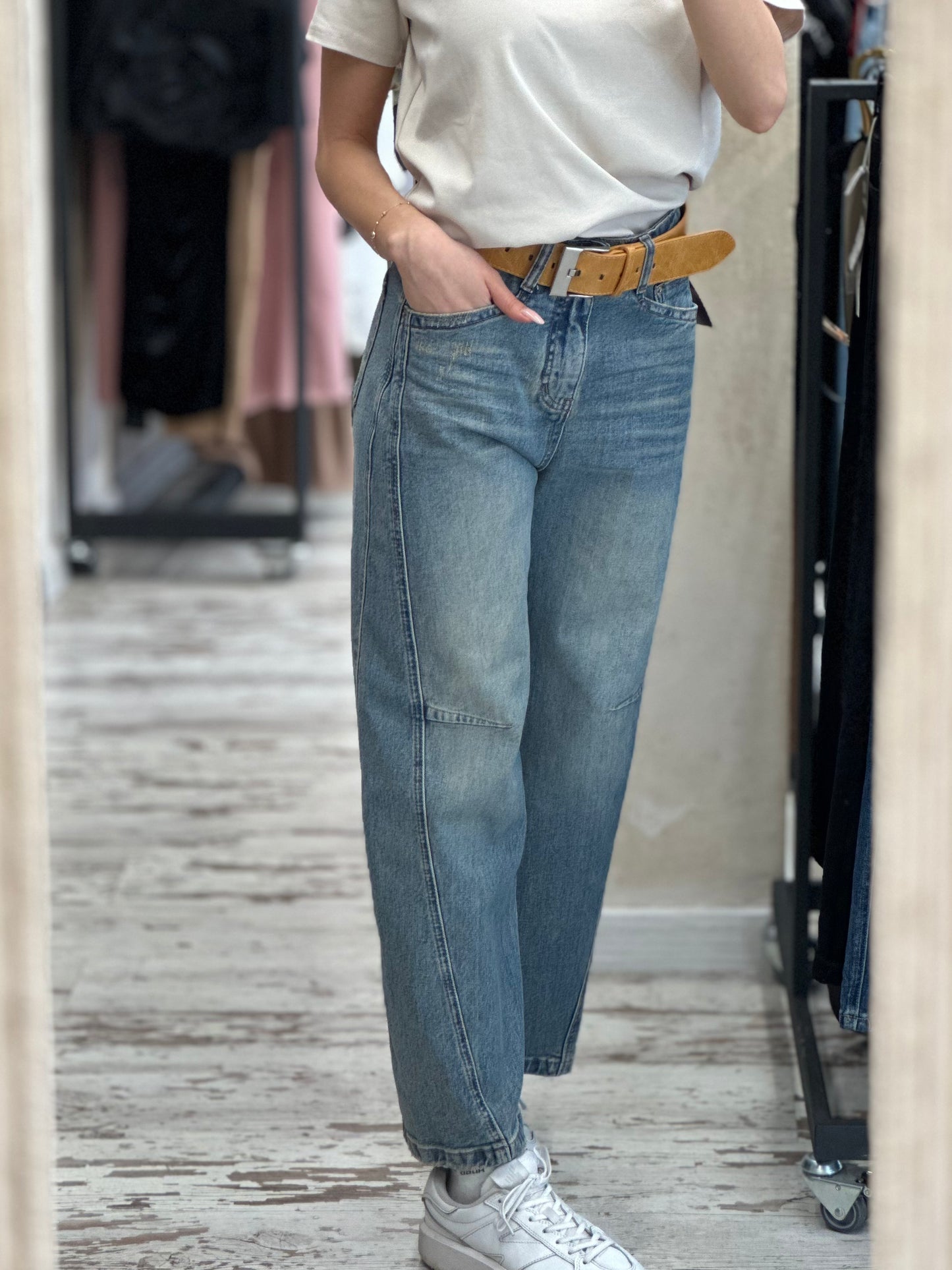 Дамски дънки с колан