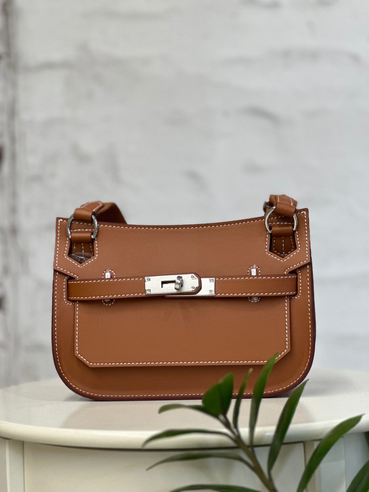 Дамска чанта от естествена кожа - кафява