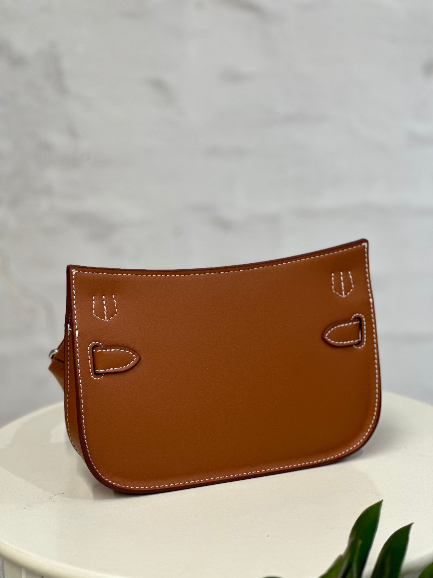 Дамска чанта от естествена кожа - кафява