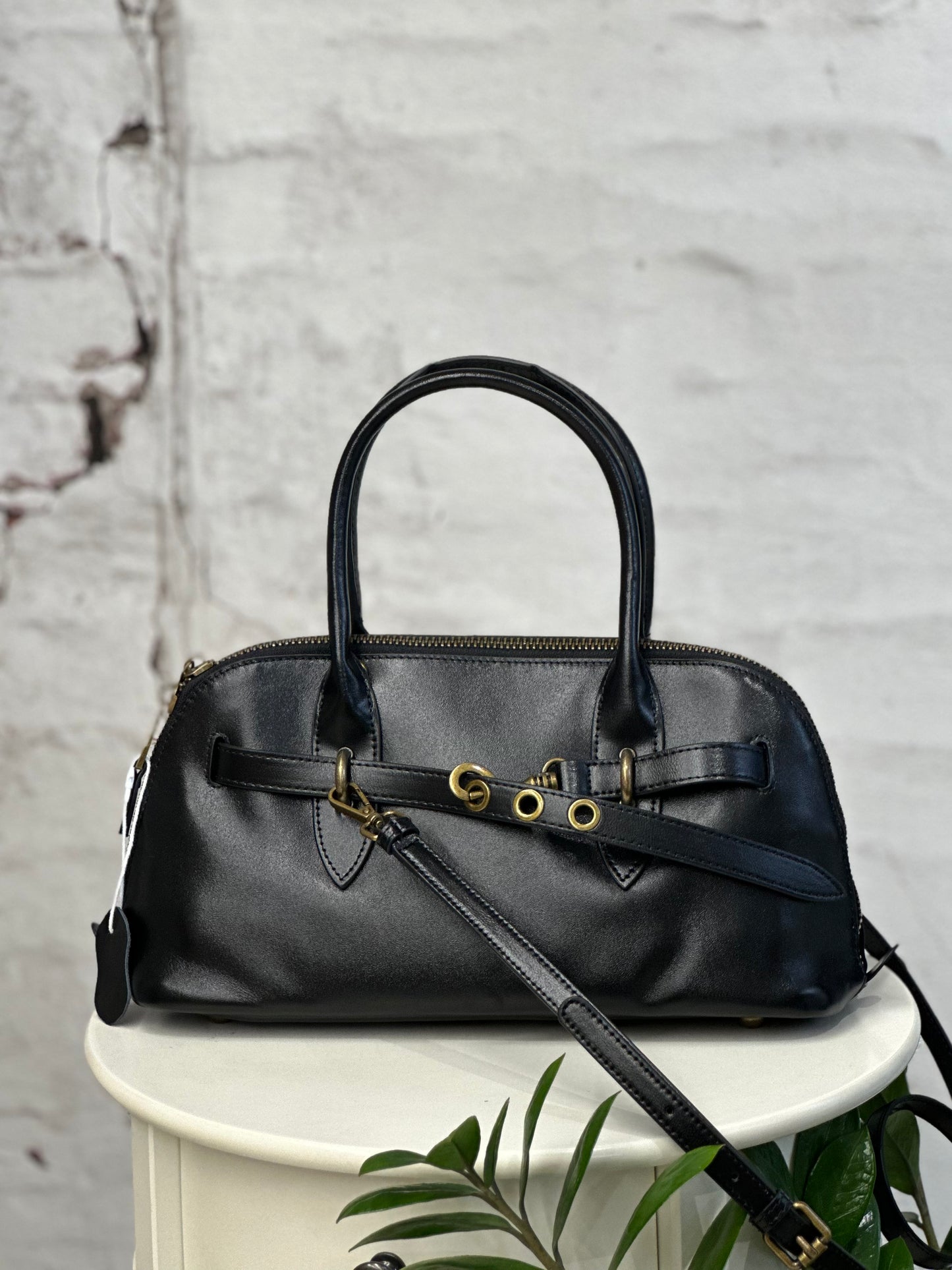 Дамска чанта от естествена кожа - бежова