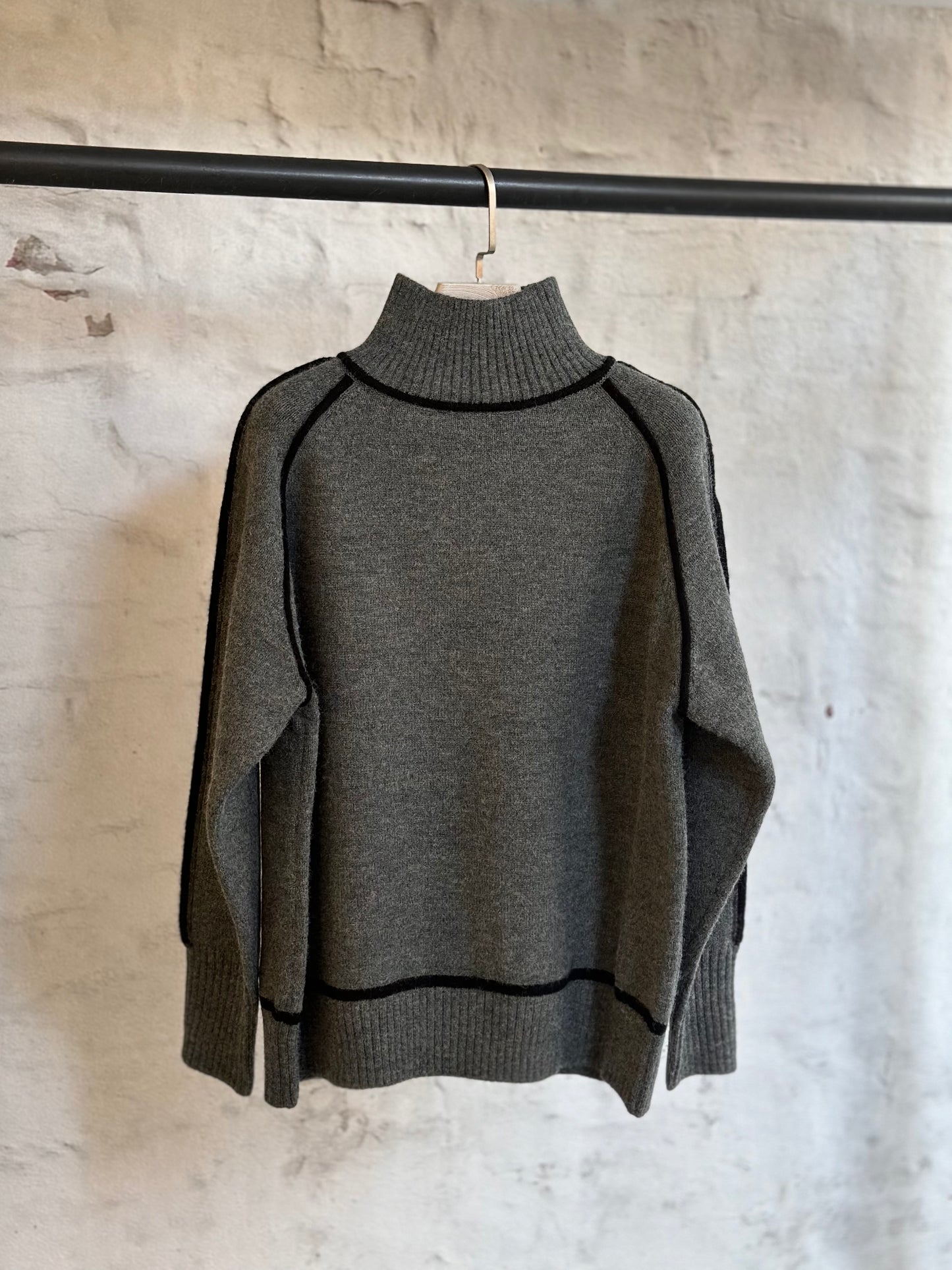 Дамски пуловер поло-сив