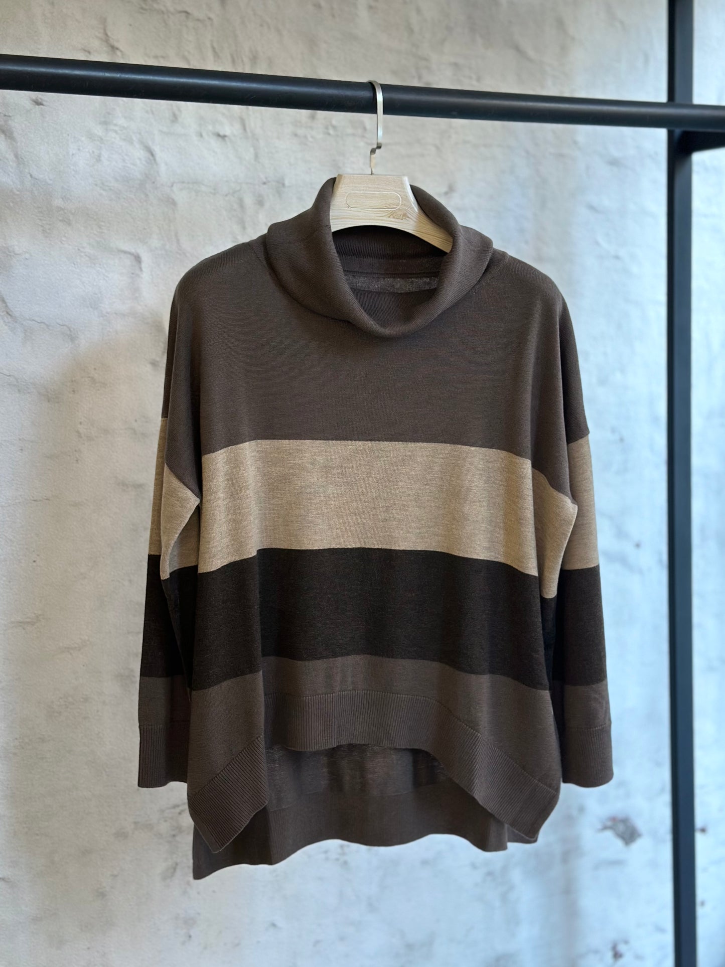 Дамски пуловер рае-кафяв