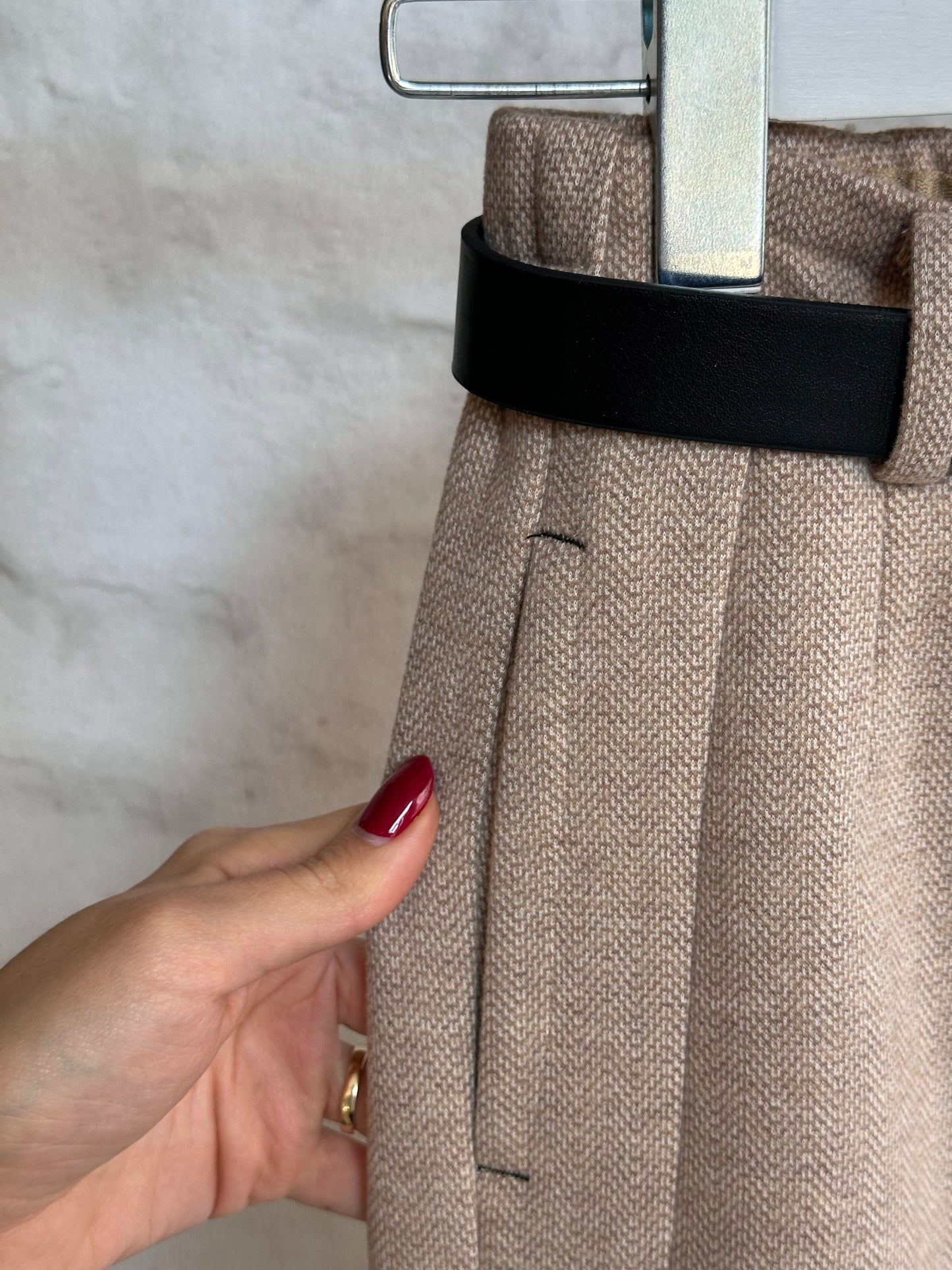 Дамски панталон-бежов