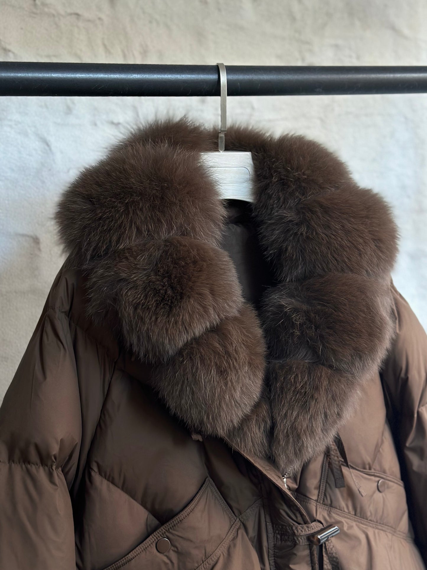 Дамско яке с гъши пух и естествен кафяв косъм