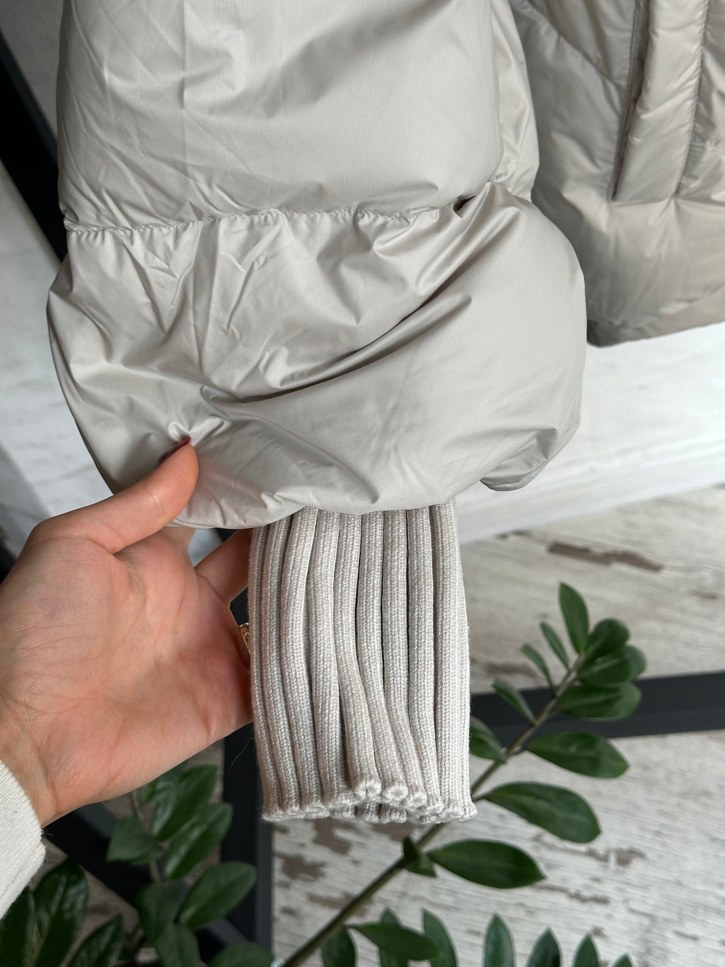 Дамско яке с гъши пух и естествен косъм- светло сиво