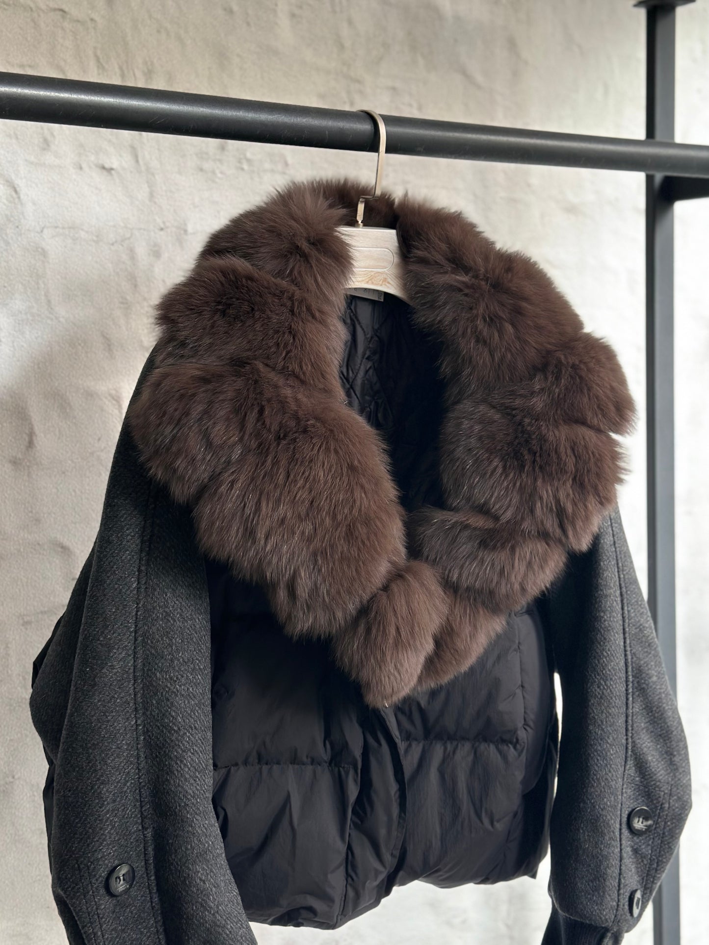 Дамско яке с гъши пух и естествен кафяв косъм