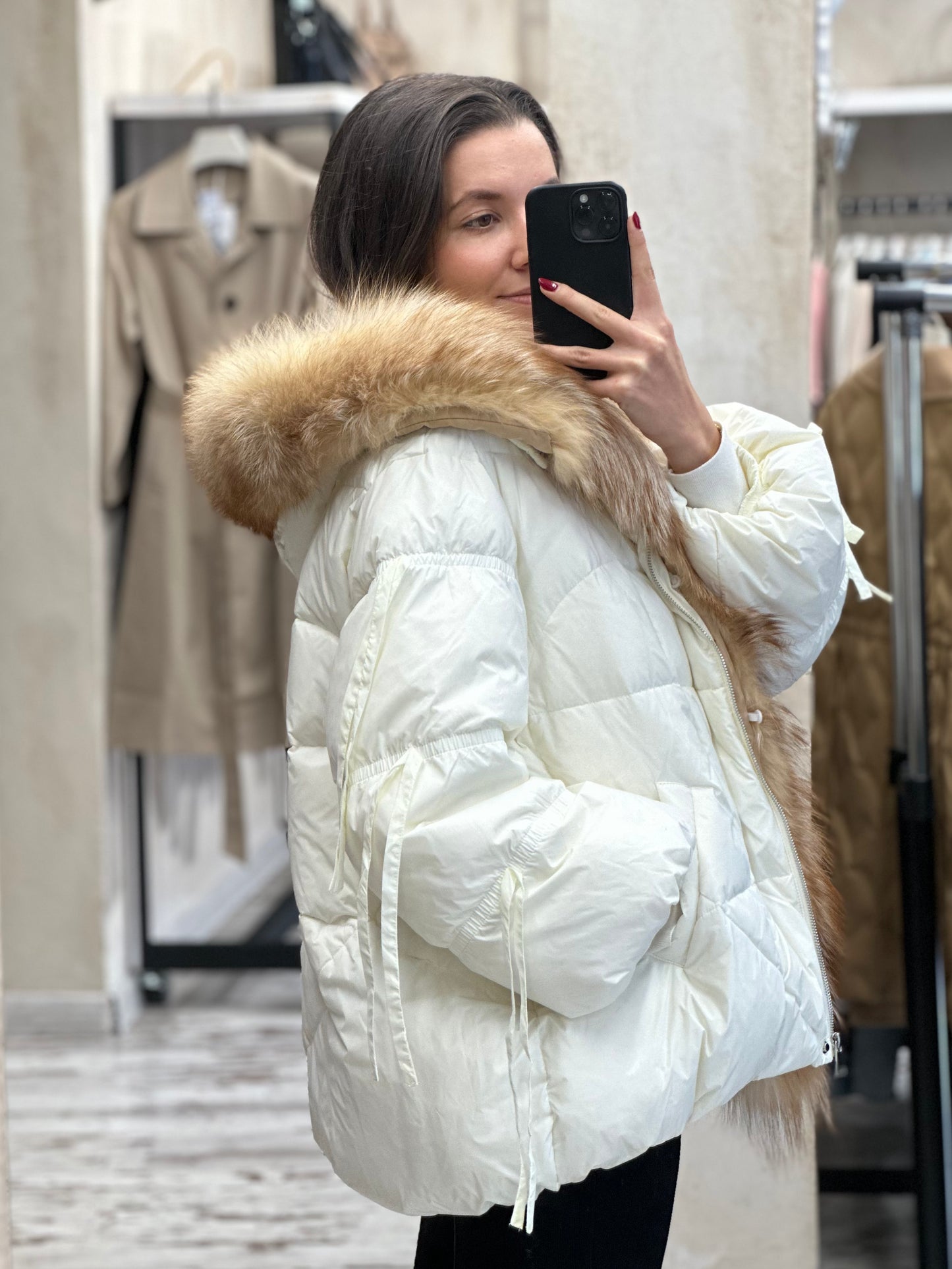 Дамско яке с гъши пух и естествен косъм- бяло