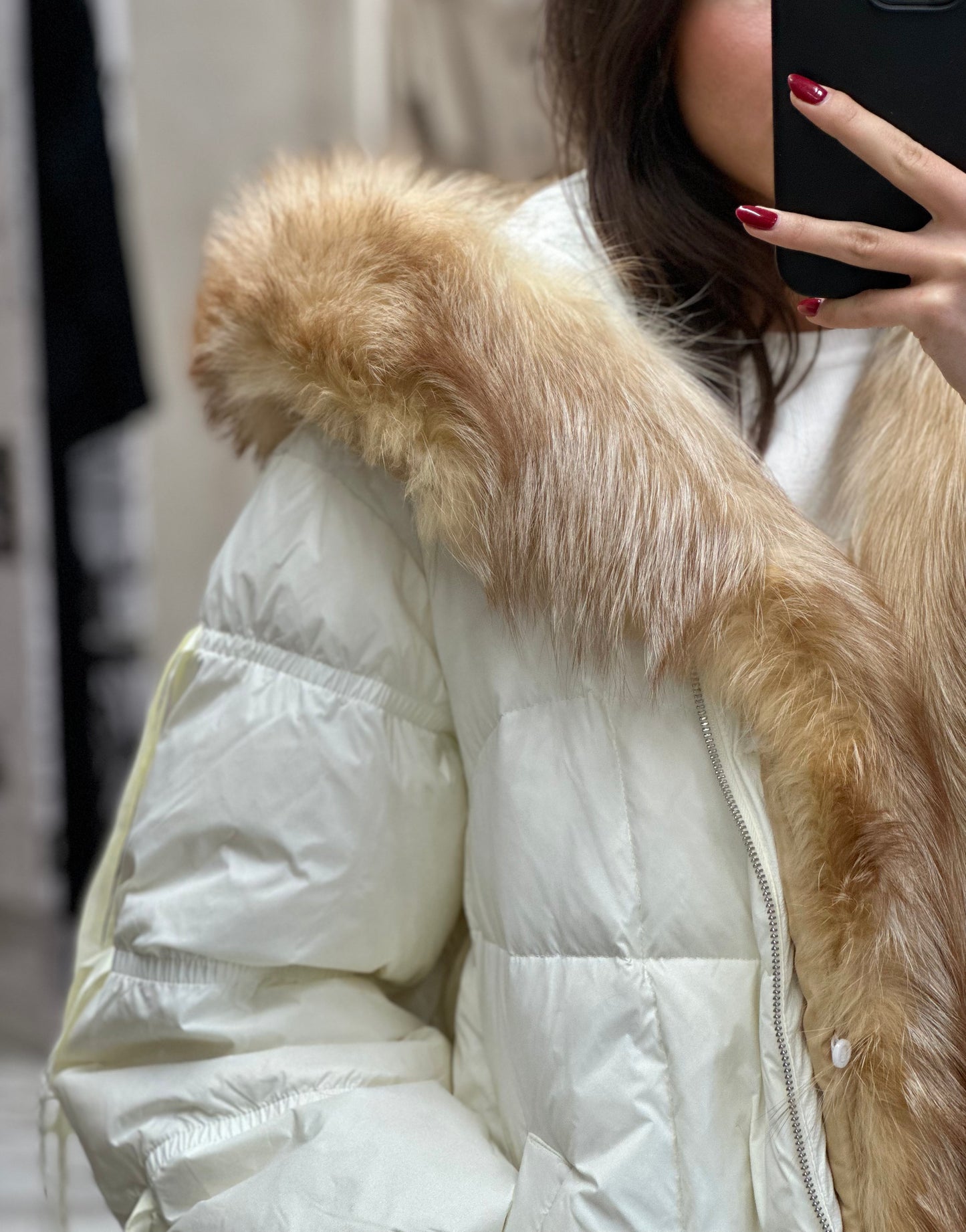 Дамско яке с гъши пух и естествен косъм- бяло