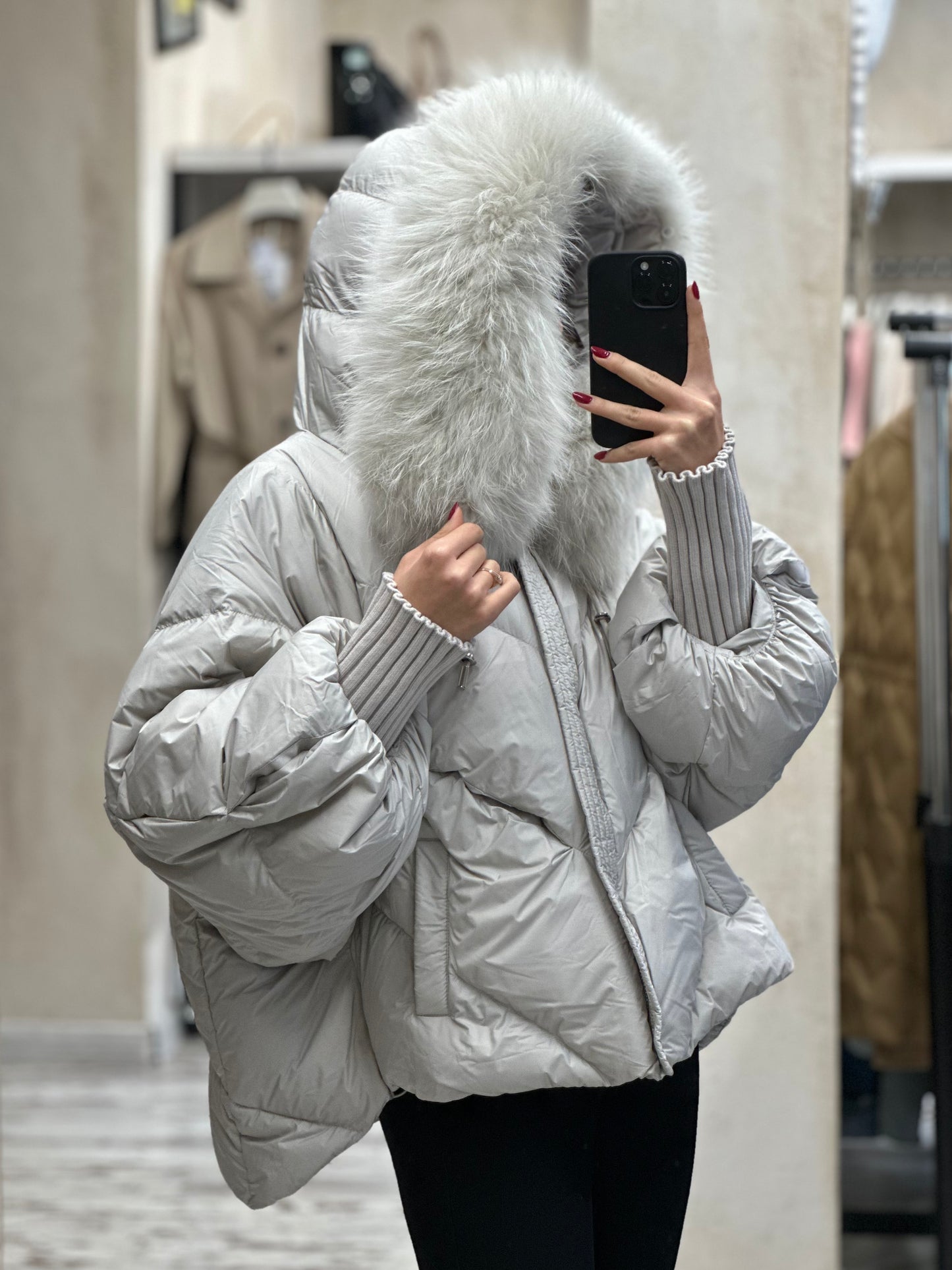 Дамско яке с гъши пух и естествен косъм- светло сиво