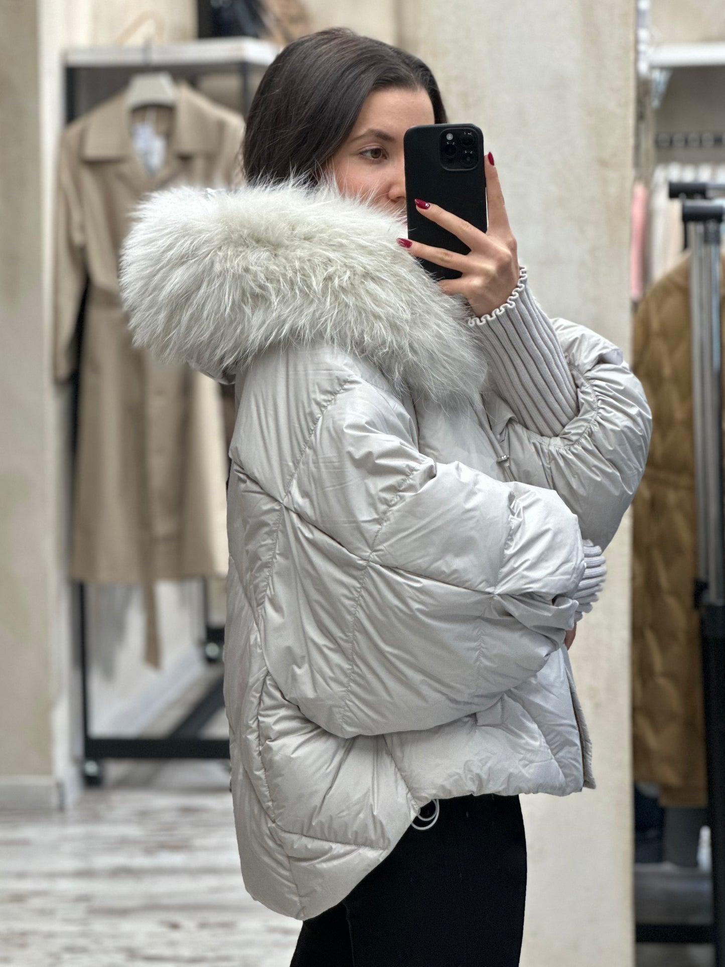 Дамско яке с гъши пух и естествен косъм- светло сиво