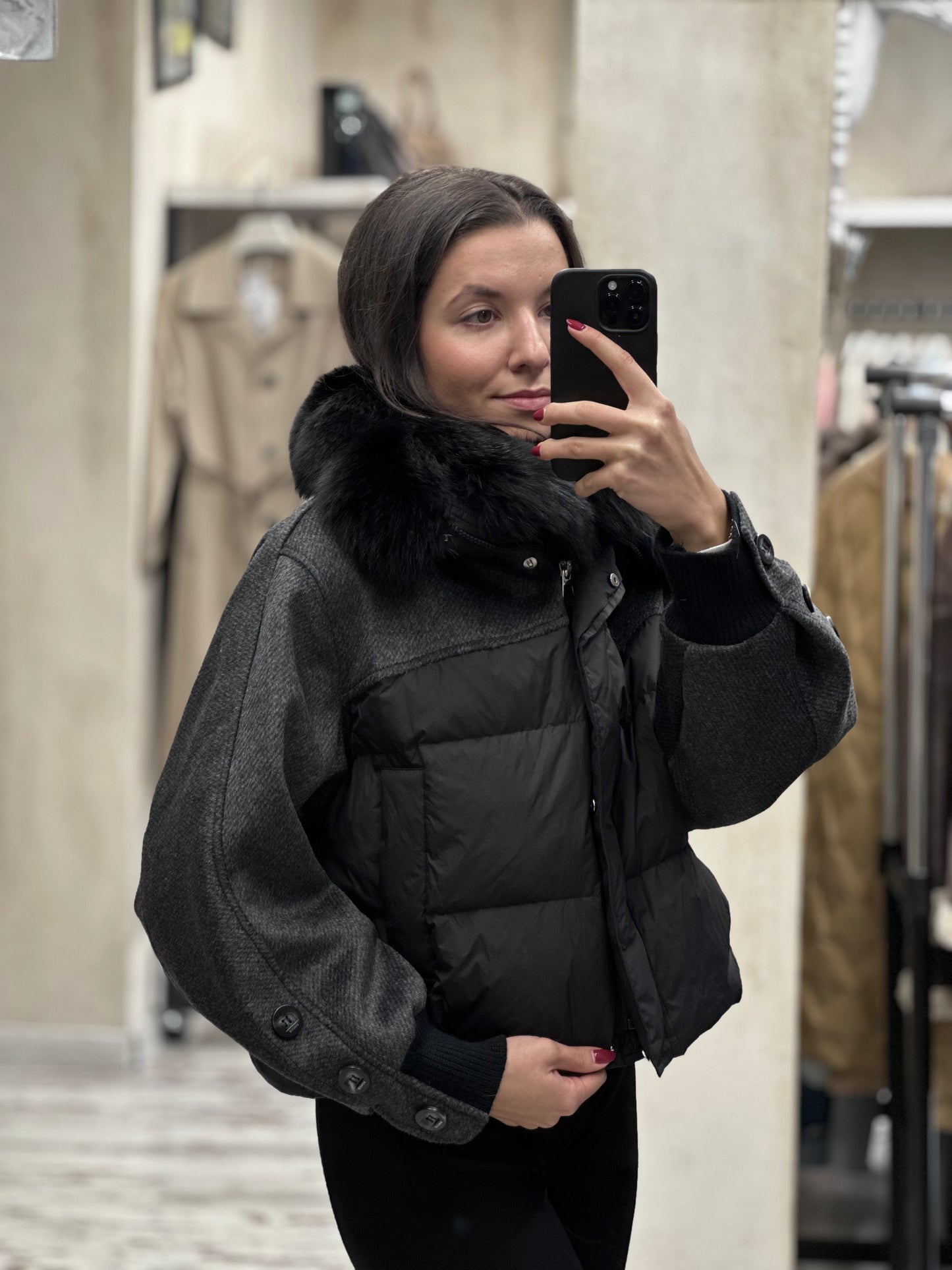 Дамско яке с гъши пух и естествен черен косъм