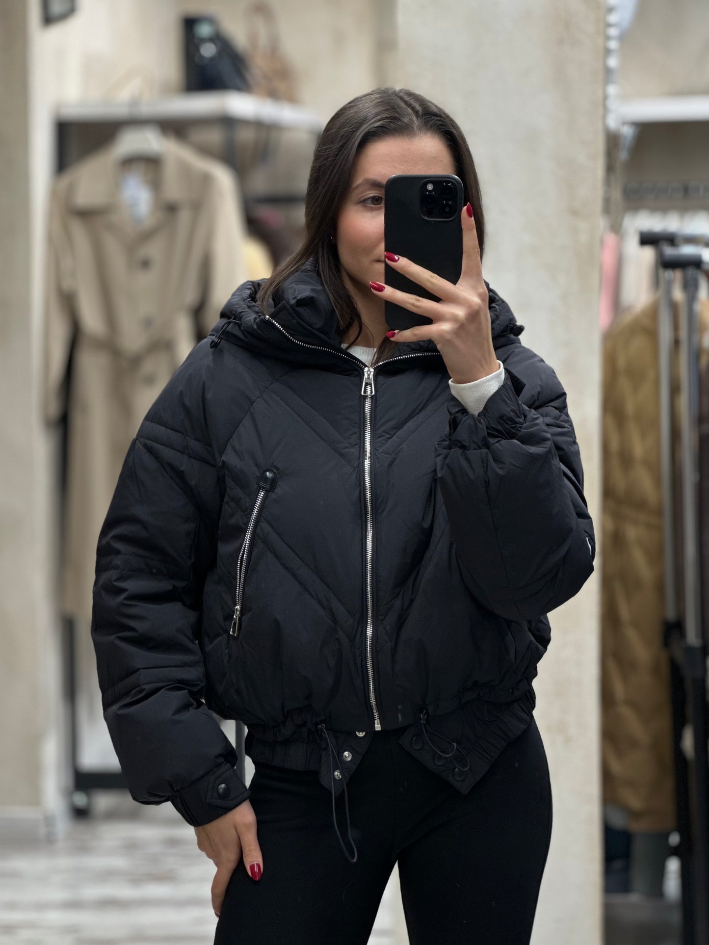 Дамско яке с гъши пух и качулка-черно