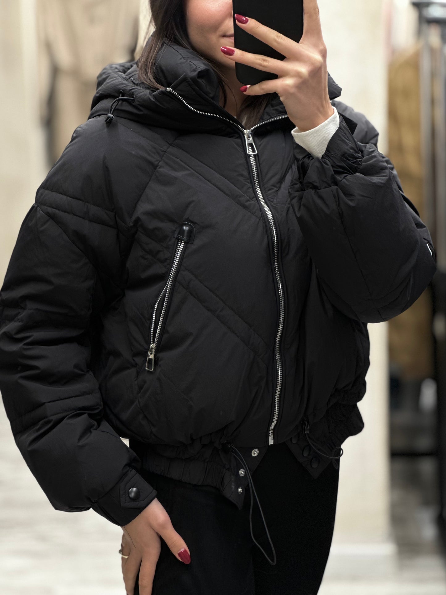 Дамско яке с гъши пух и качулка-черно