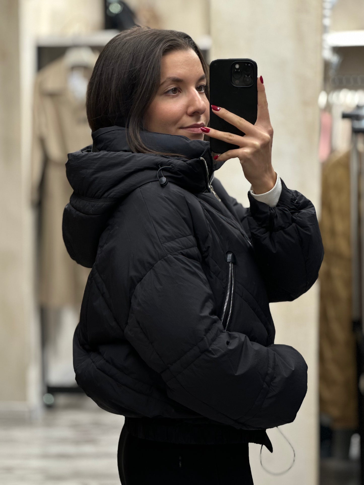 Дамско яке с гъши пух и качулка-черно